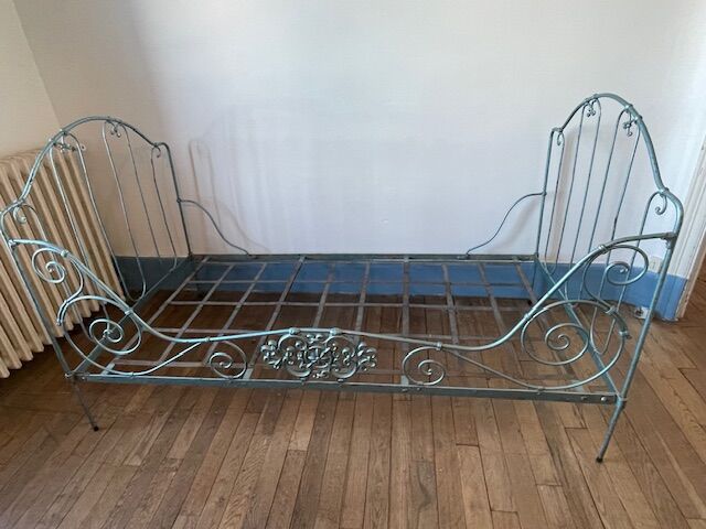 Lit banquette pliable en fer forgé fin 19 eme