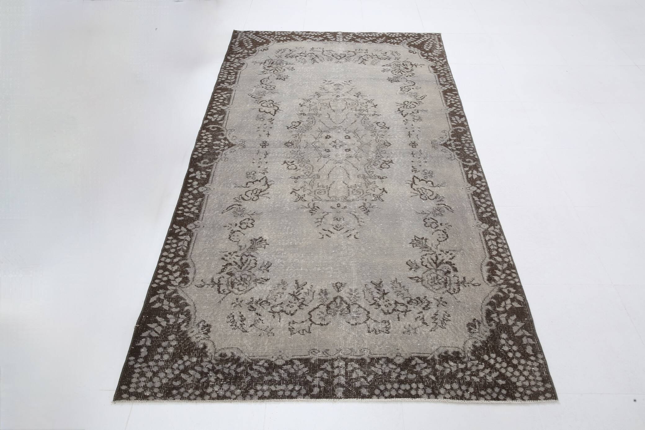 Rug For Living Room Classic Turkish Vintage Rug, 134x244Cm