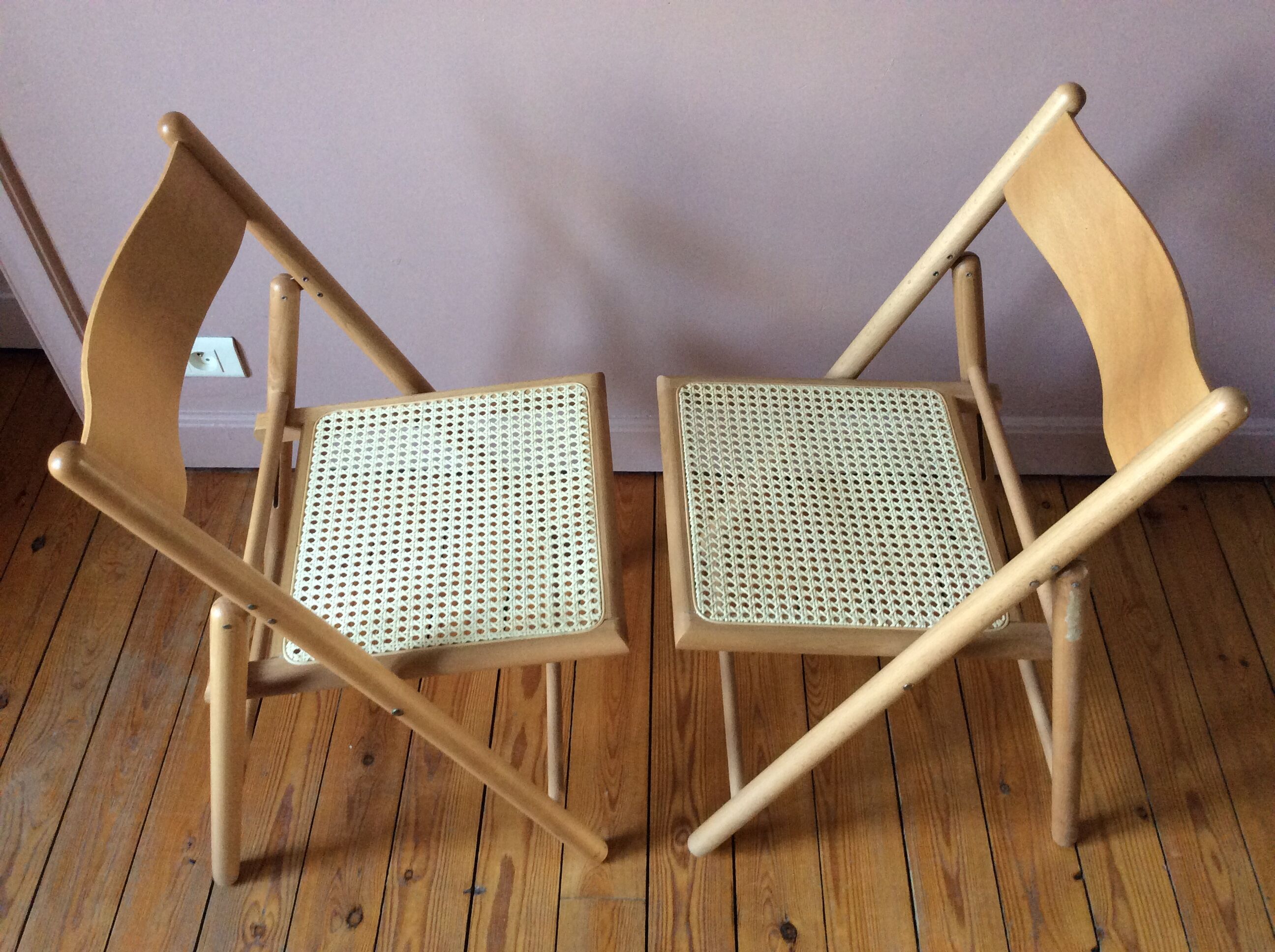 Paire de chaises pliantes cannées vintage