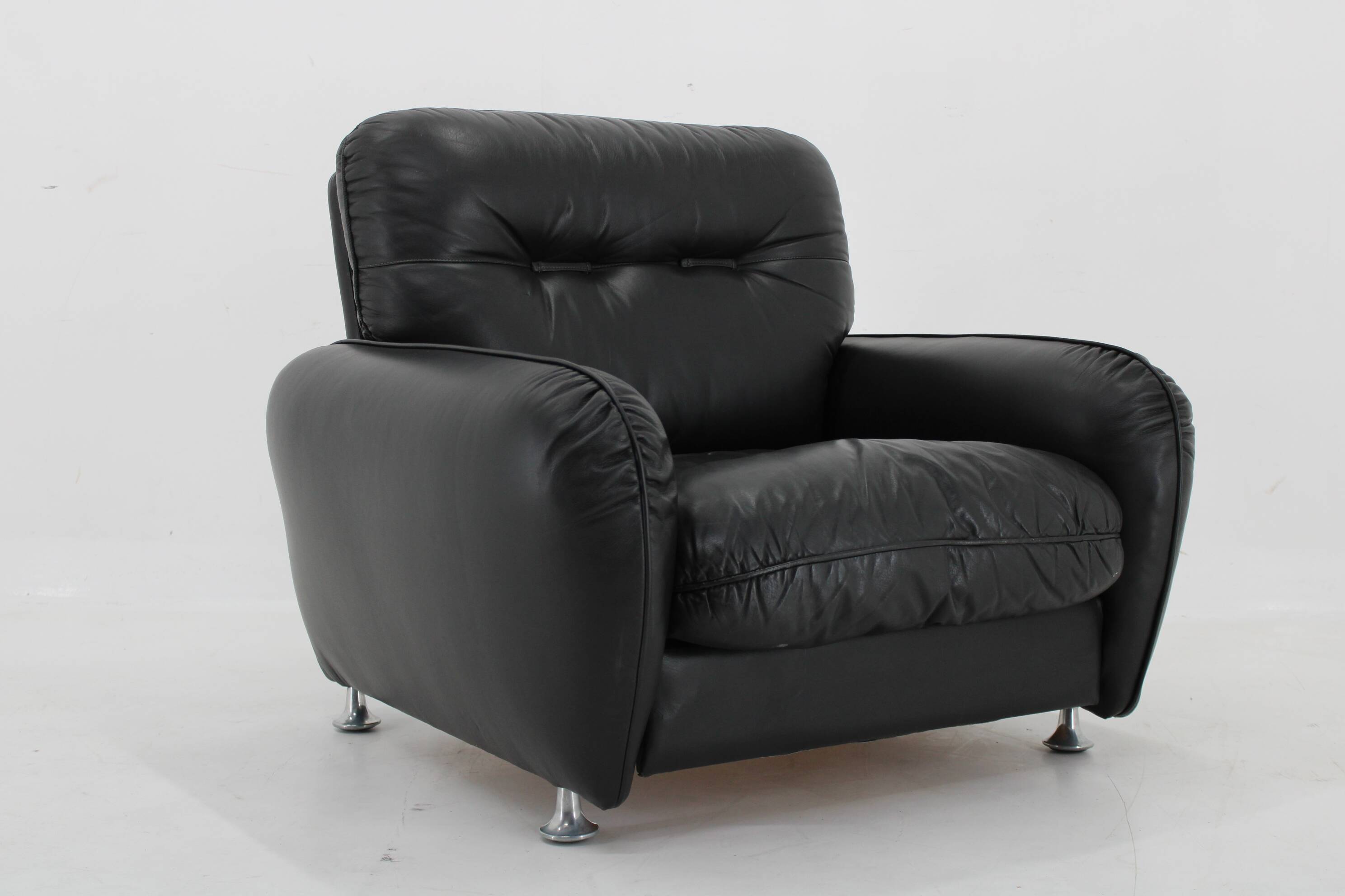 1970s Armchair in Black Leather, Italy