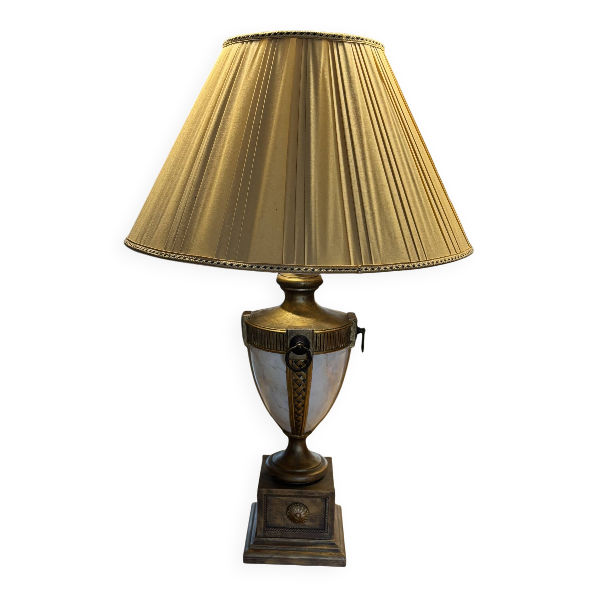 Vintage neoclassical urn lamp. Ideal for decorators/resellers.