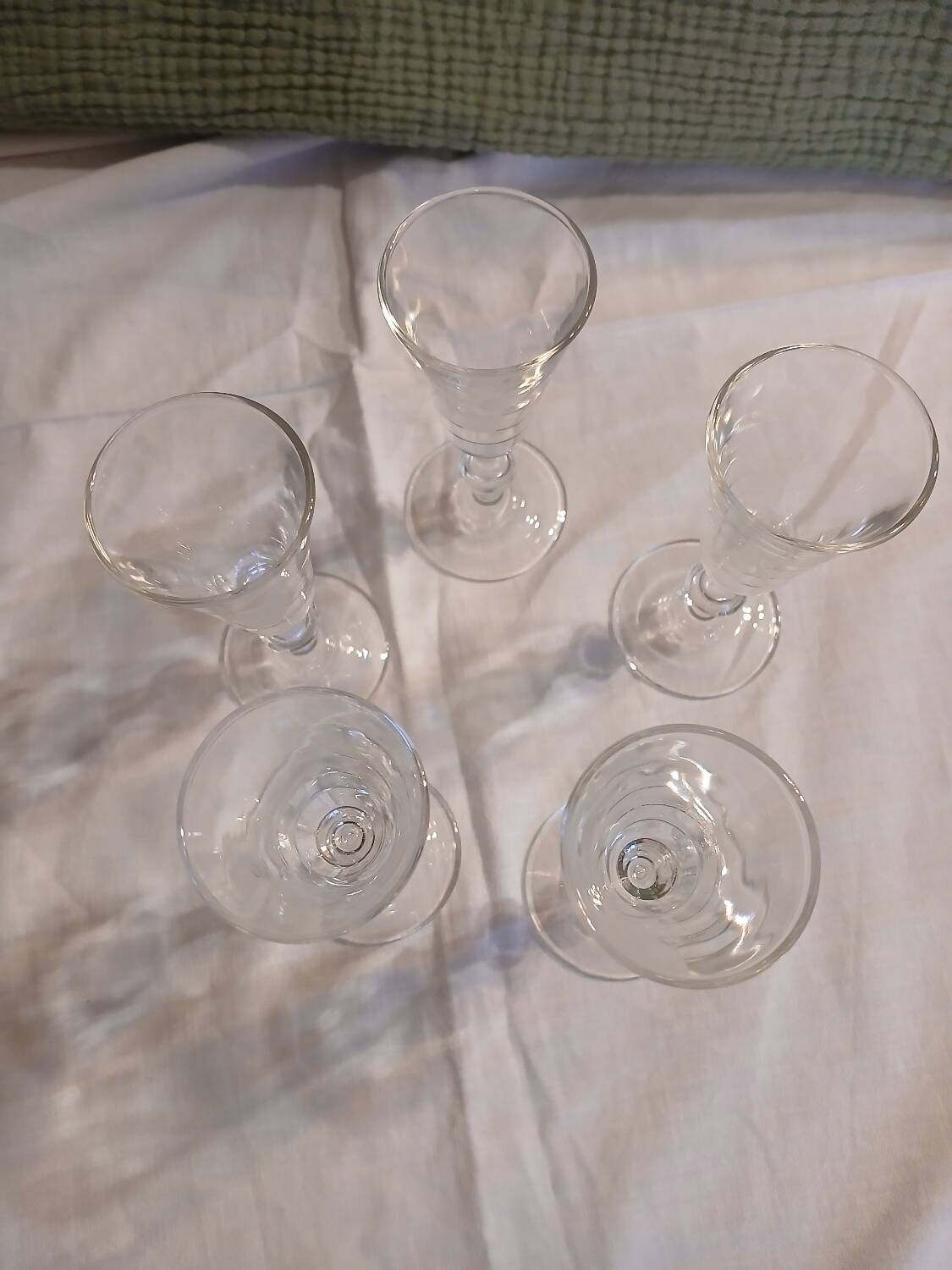 5 liqueur or brandy glasses