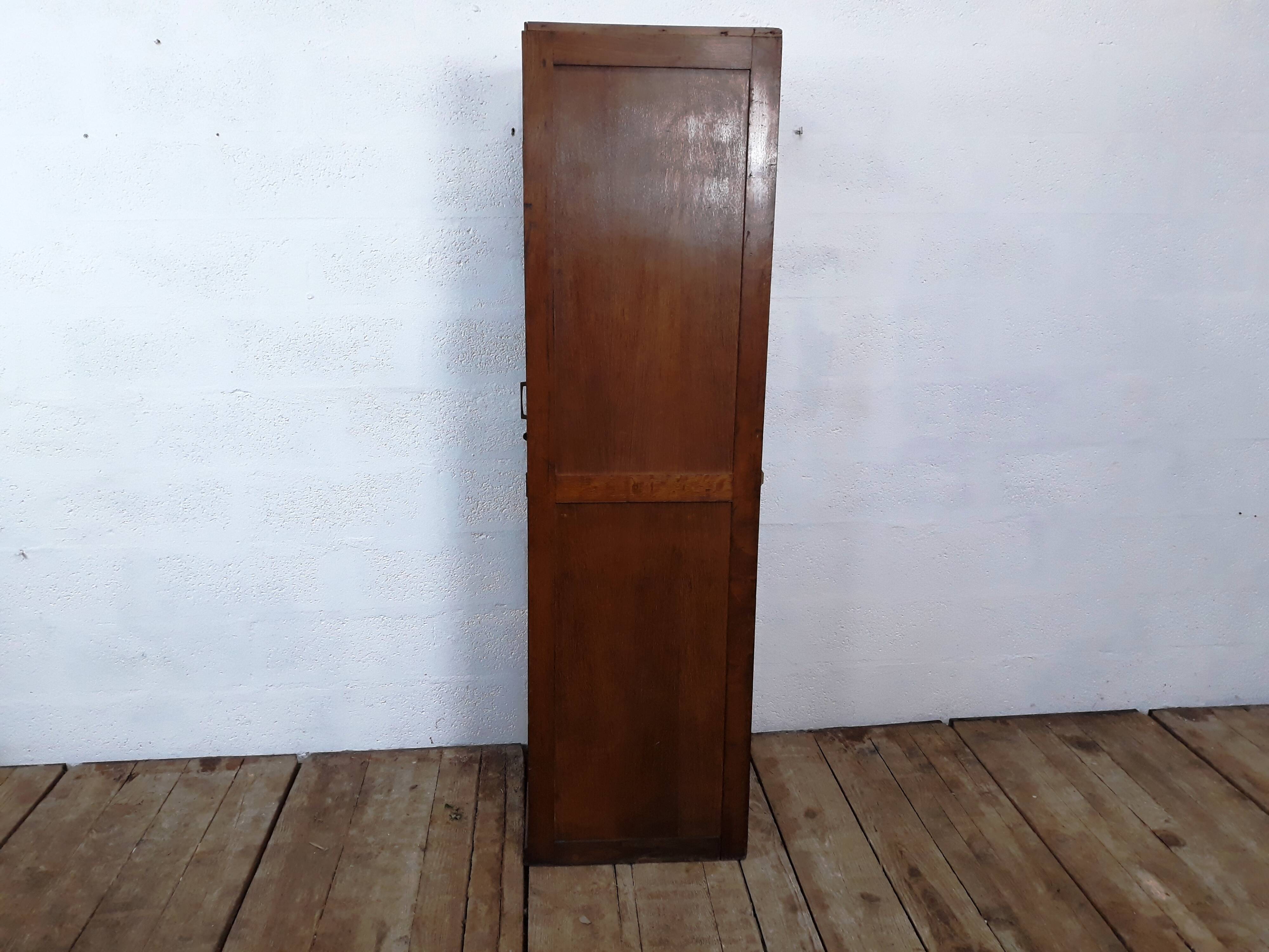 Armoire parisienne vestiaire vintage