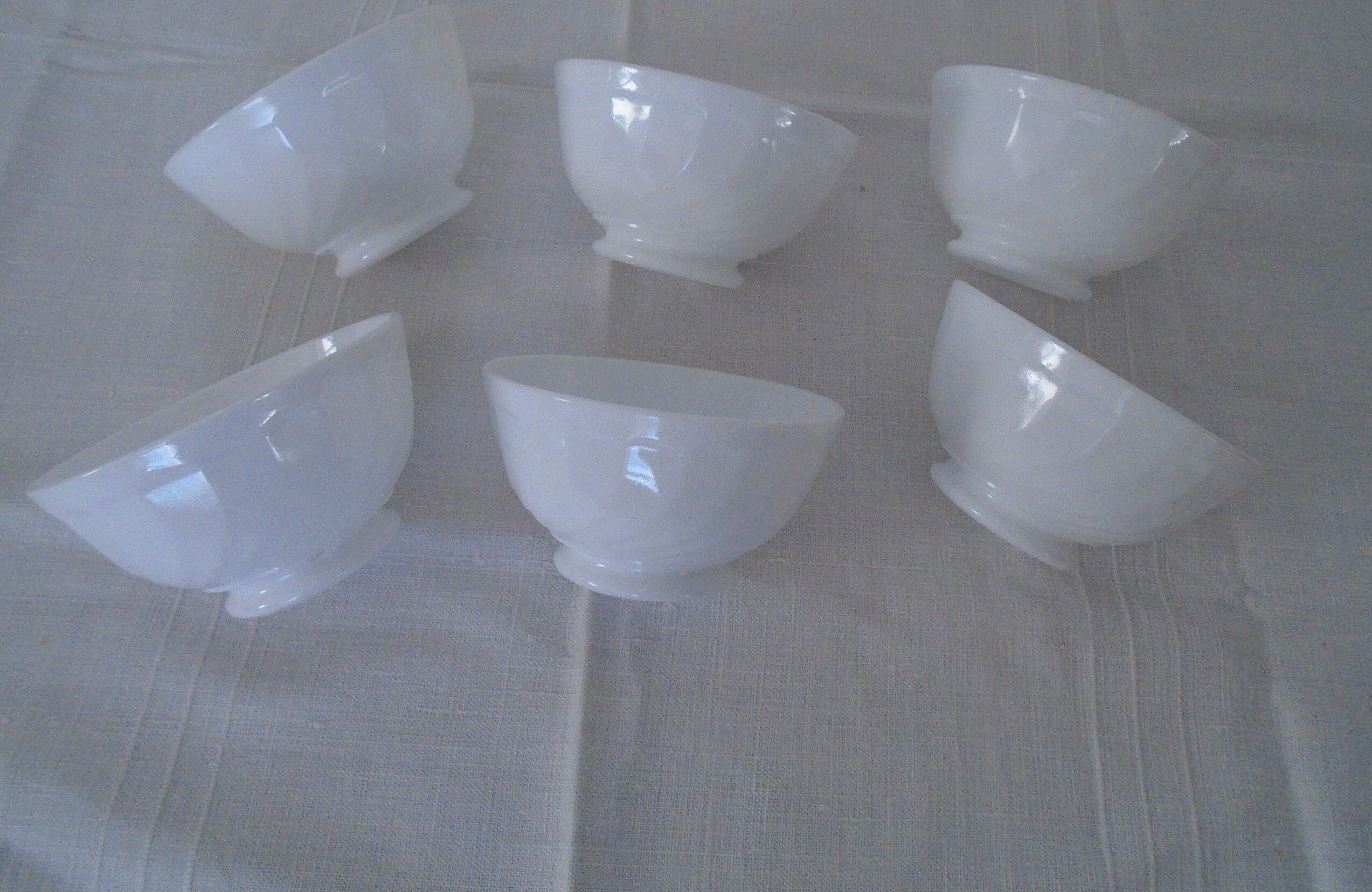 6 white bowls with arcopal twists france