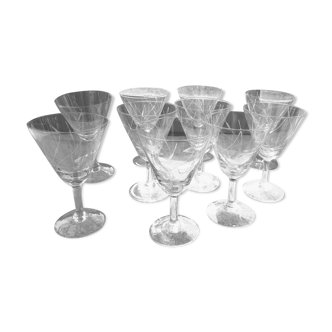 10 verres à pied gravés