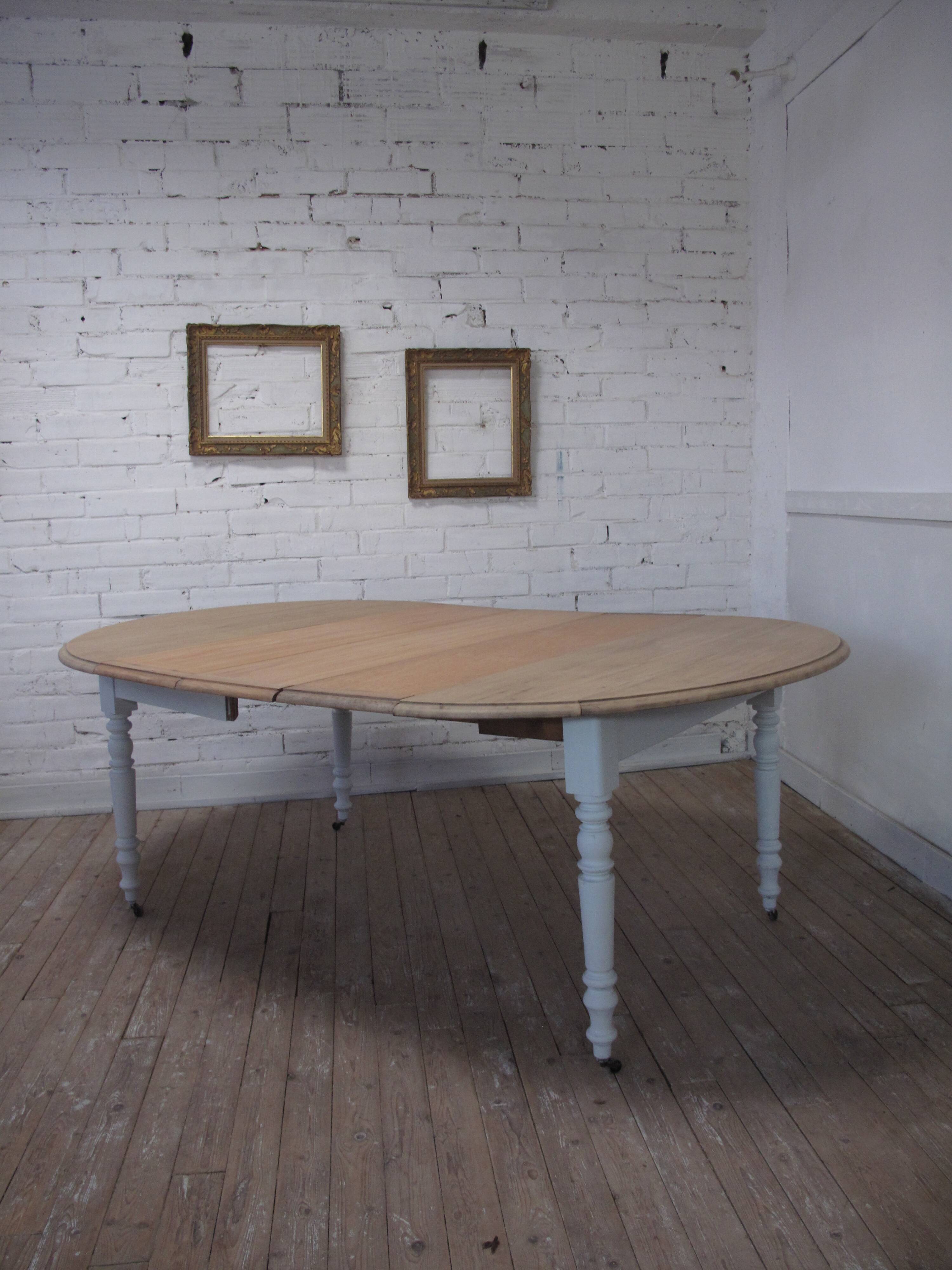 Folding table opening 3 extensions