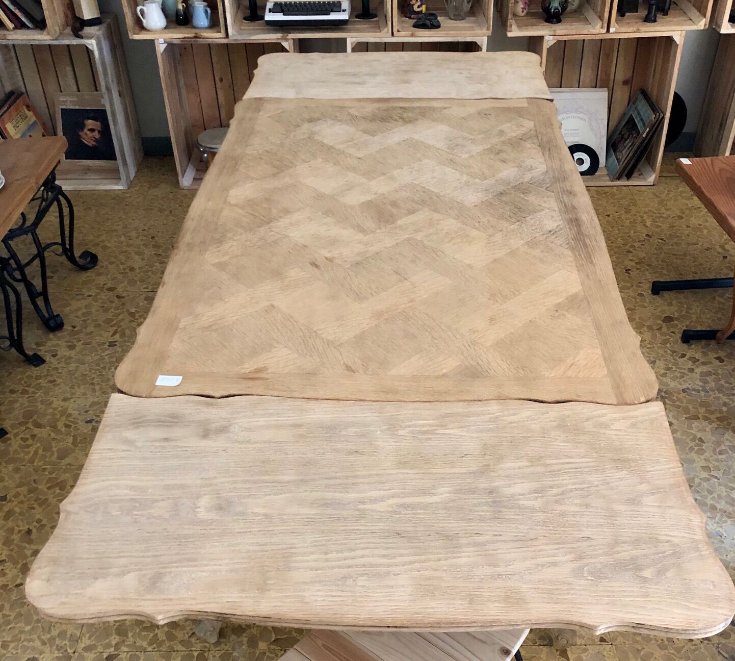 Rectangular dining room table