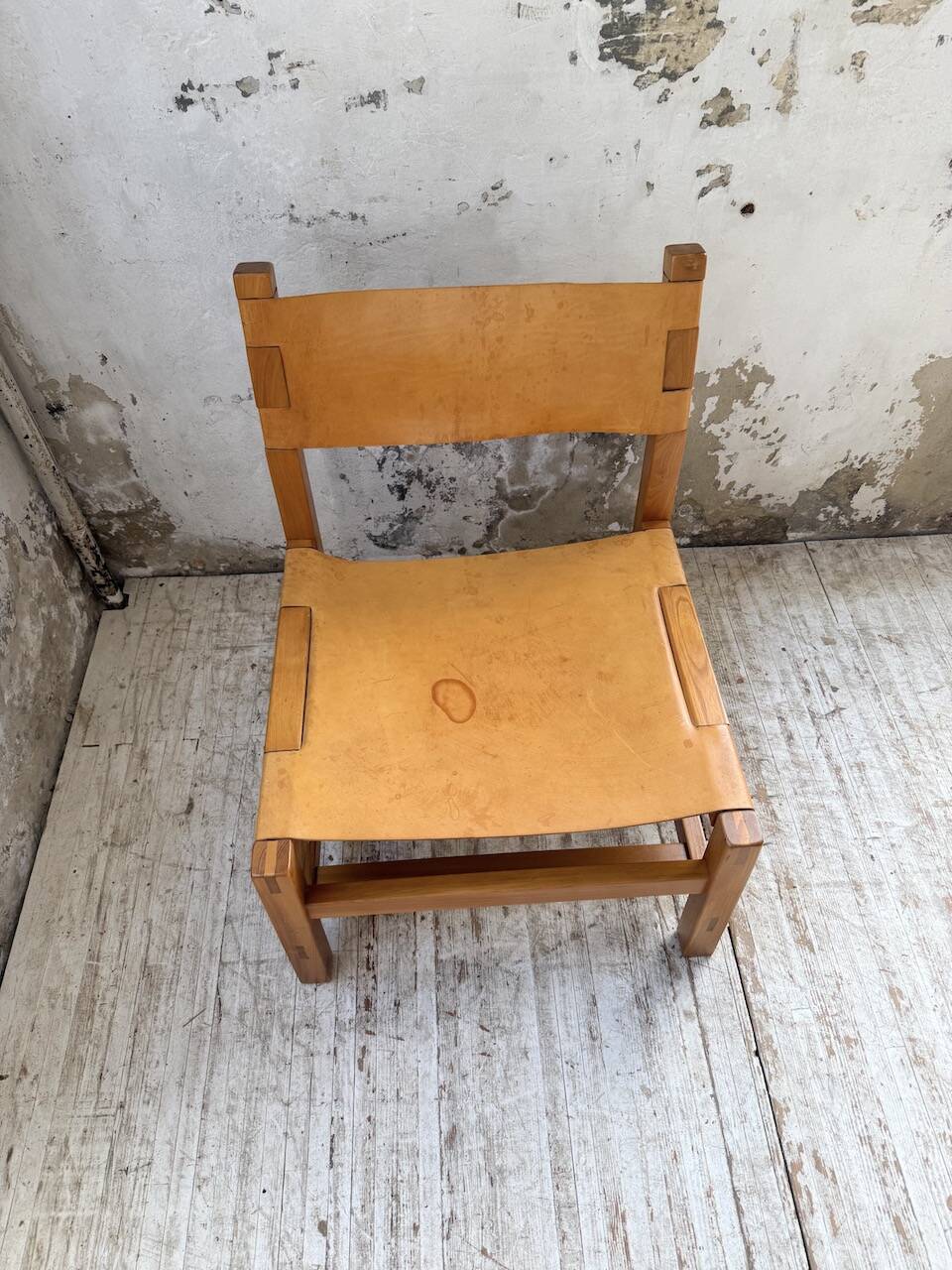 Elm and leather armchair Maison Regain