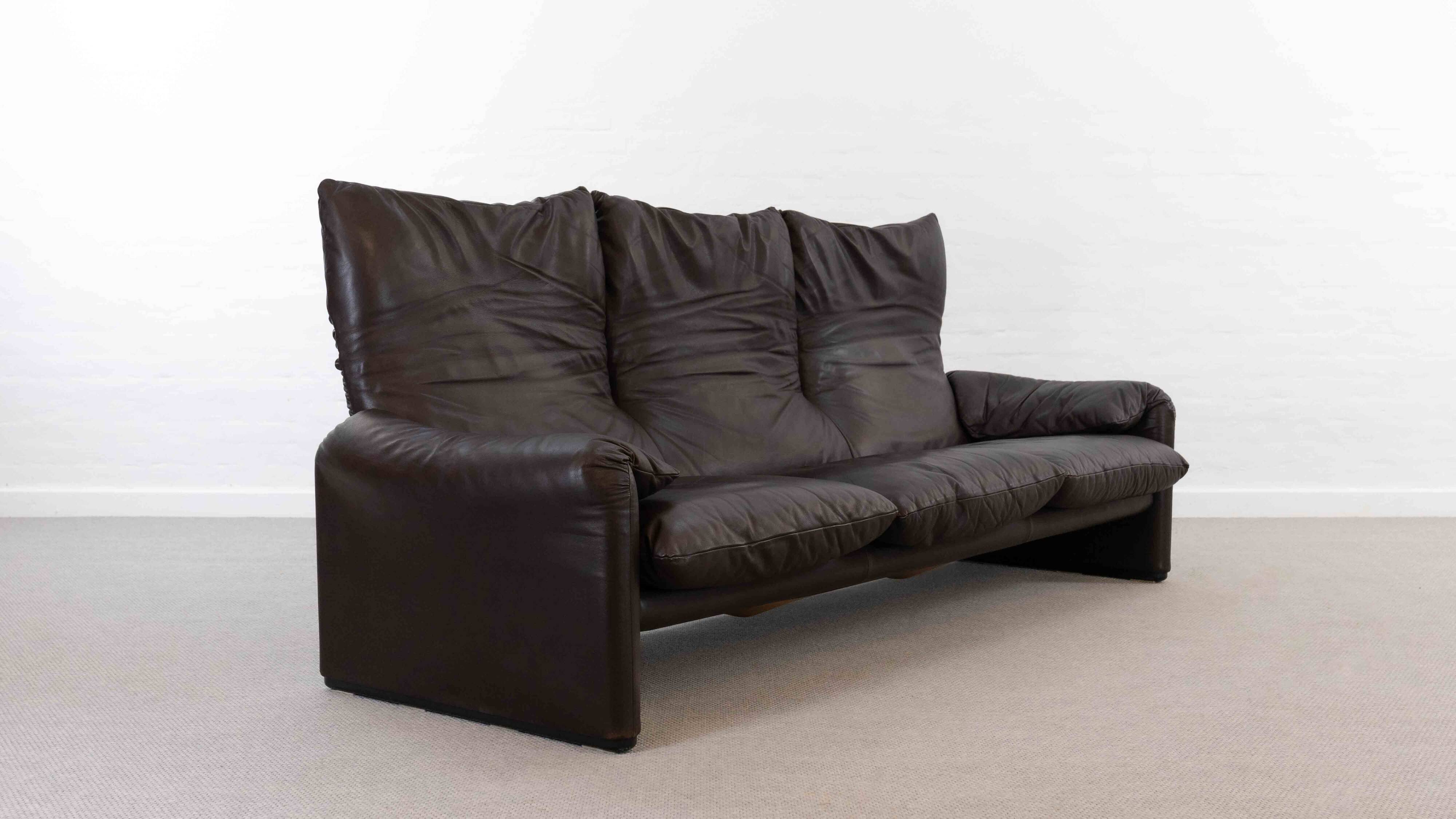Cassina Maralunga 3seat-Sofa in darkbrown leather by Vico Magistretti