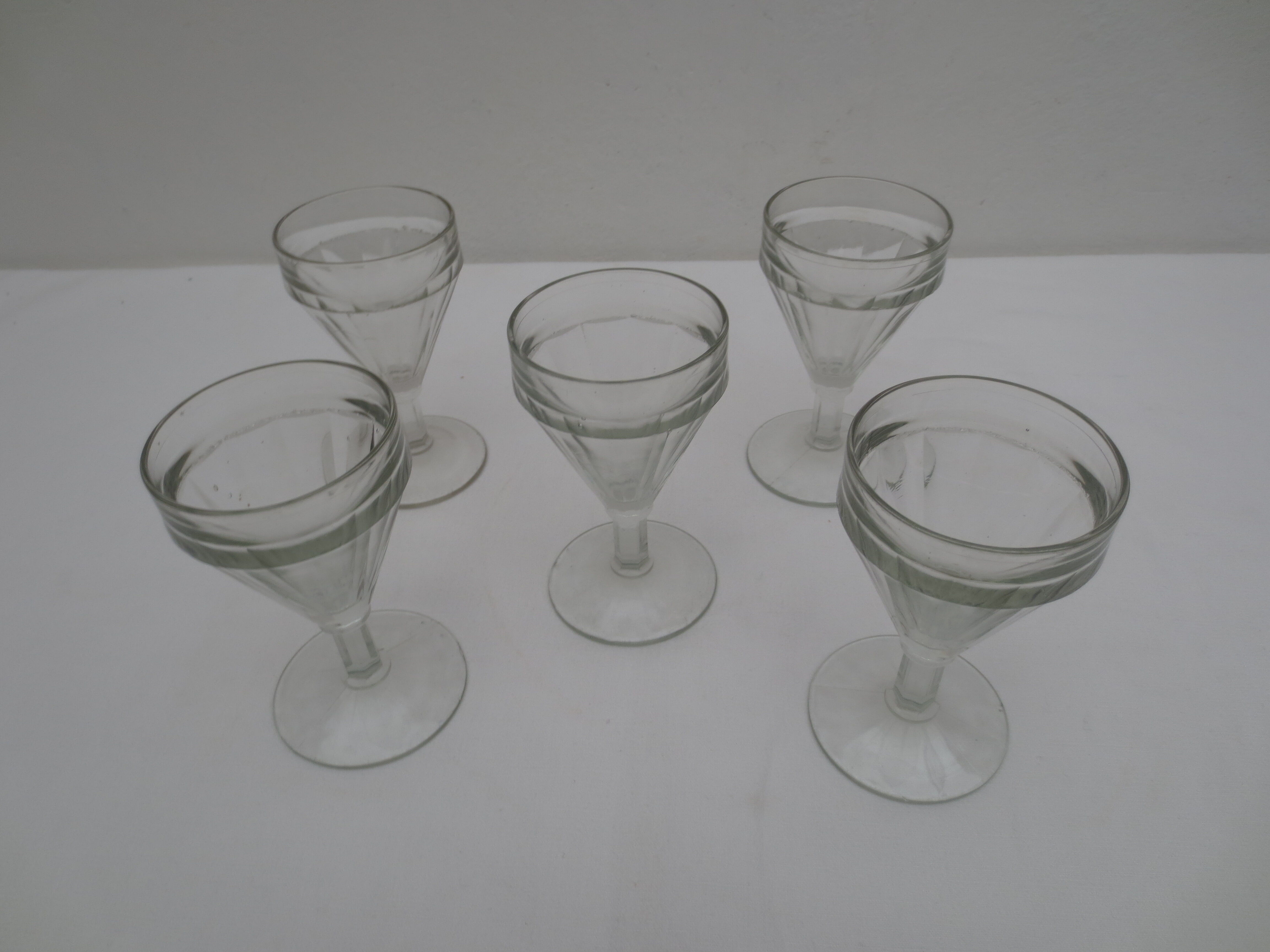 Lot de 5 verres à vin bistrot des années  50