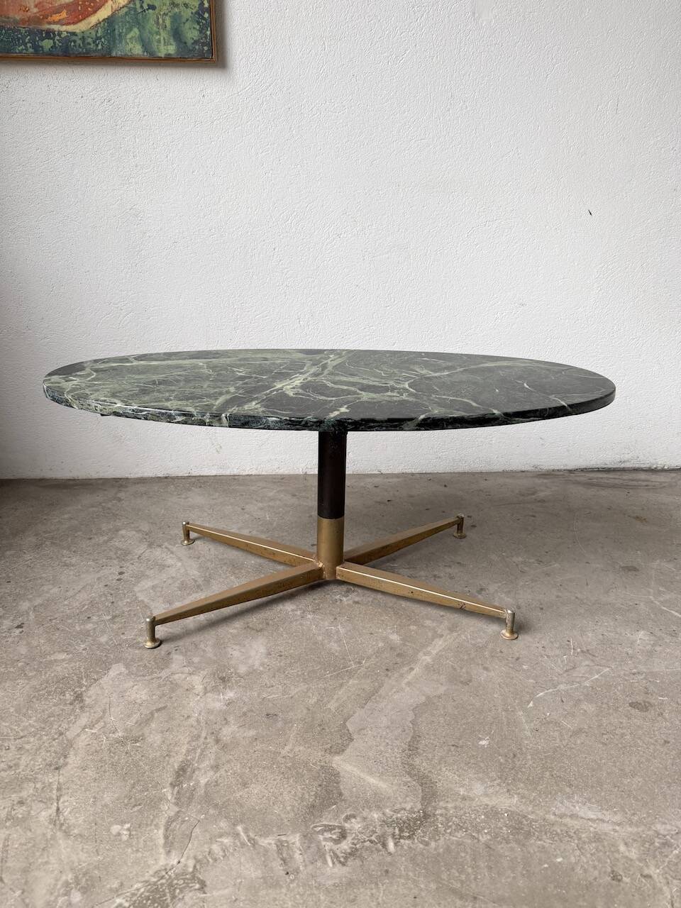 Table basse en marbre vert et laiton par Michel Kin pour Arflex