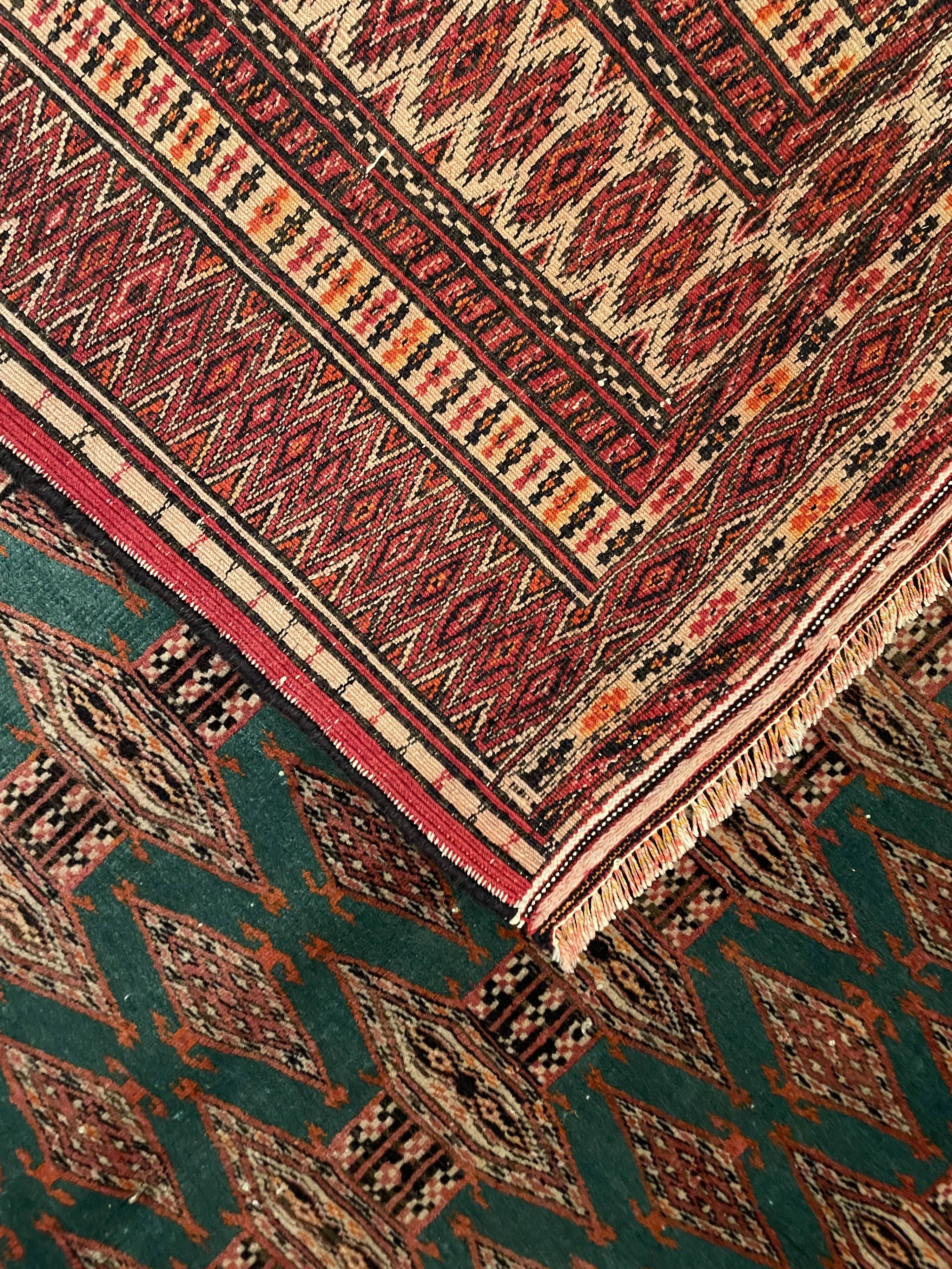 Vintage handmade Turkmen carpet in wool – around 1950 – 185 × 135 cm