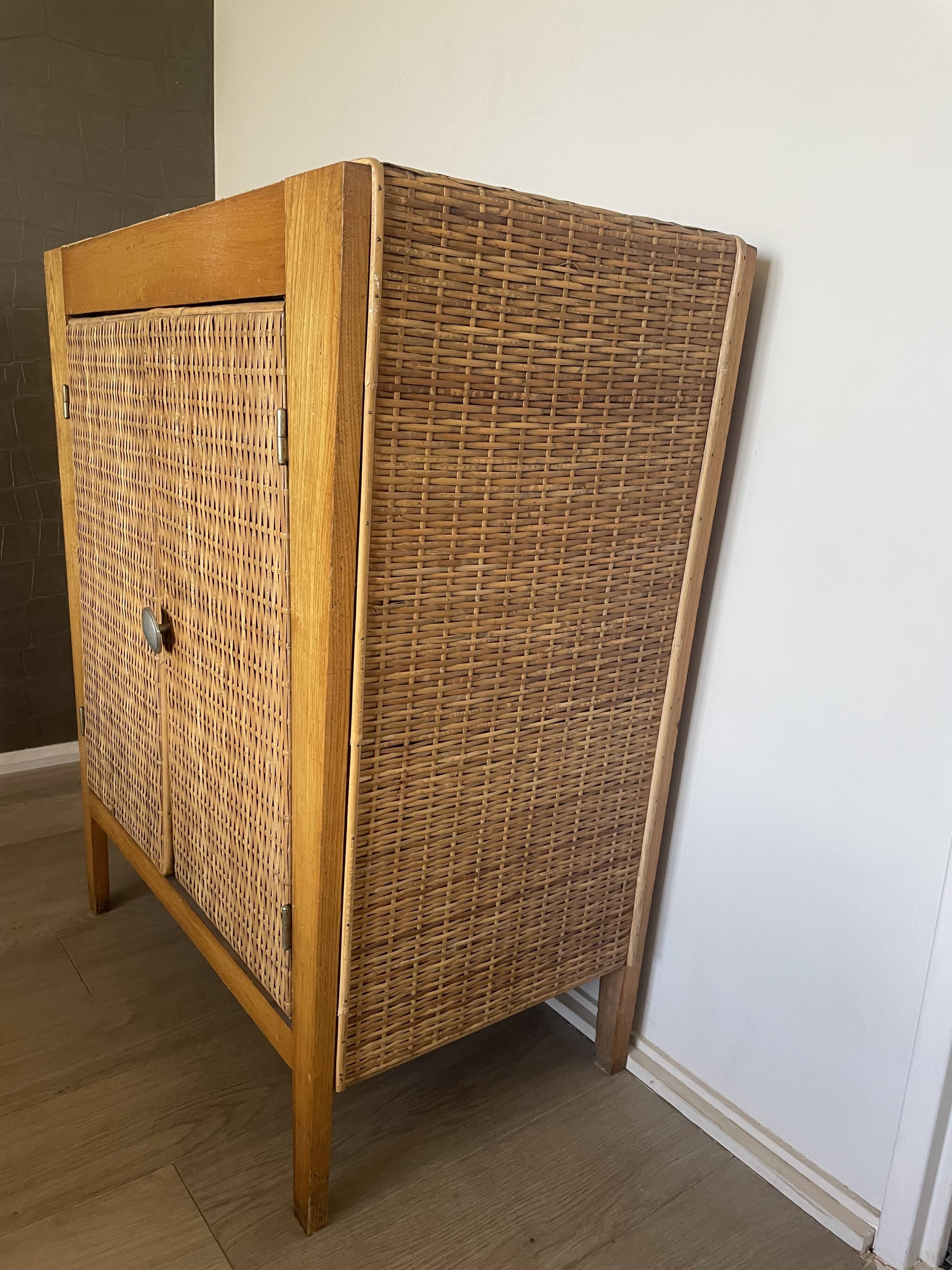 Petit buffet d’appoint vintage