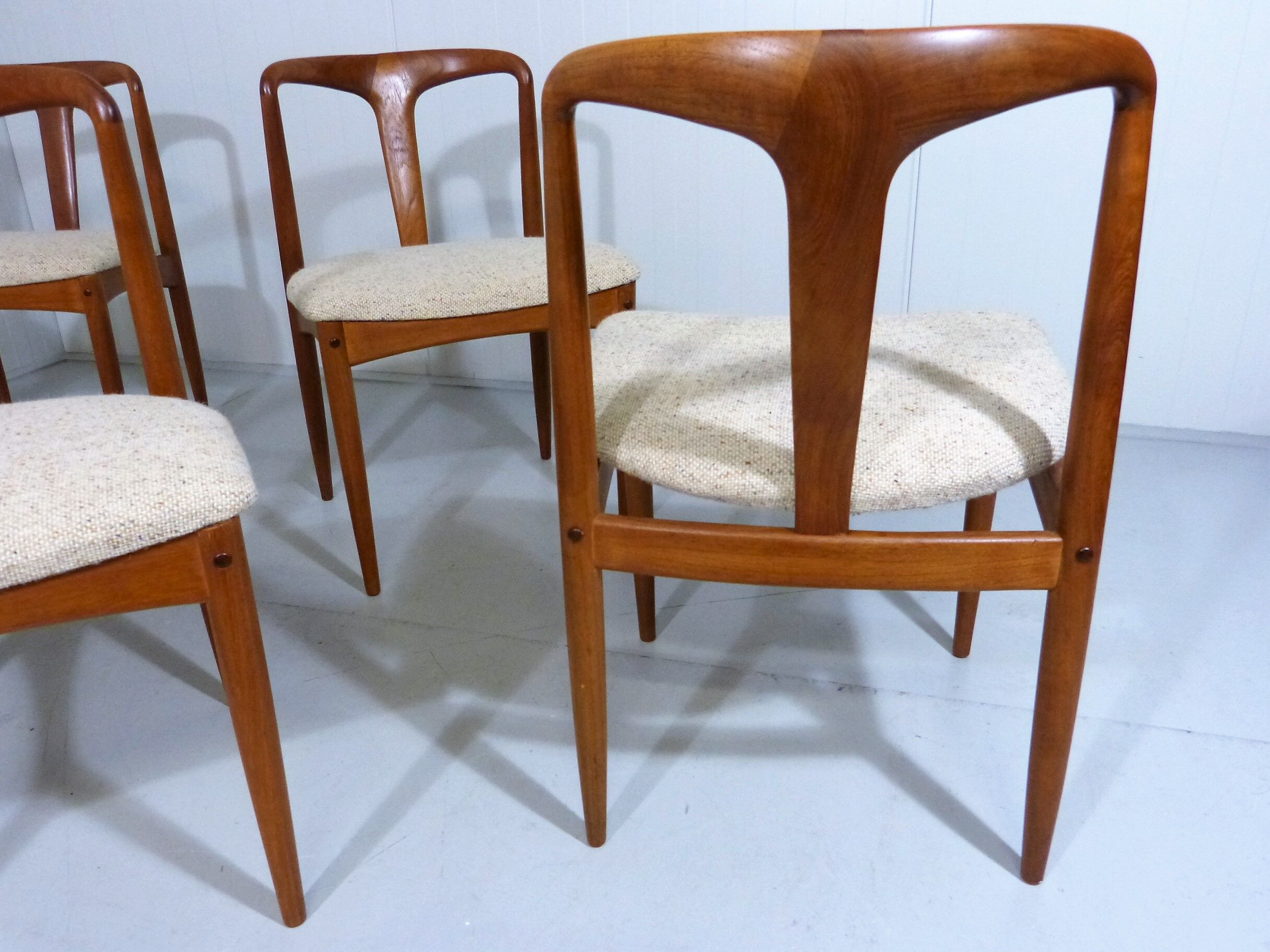 Set of 6 Johannes Andersen teak dining chairs Juliane