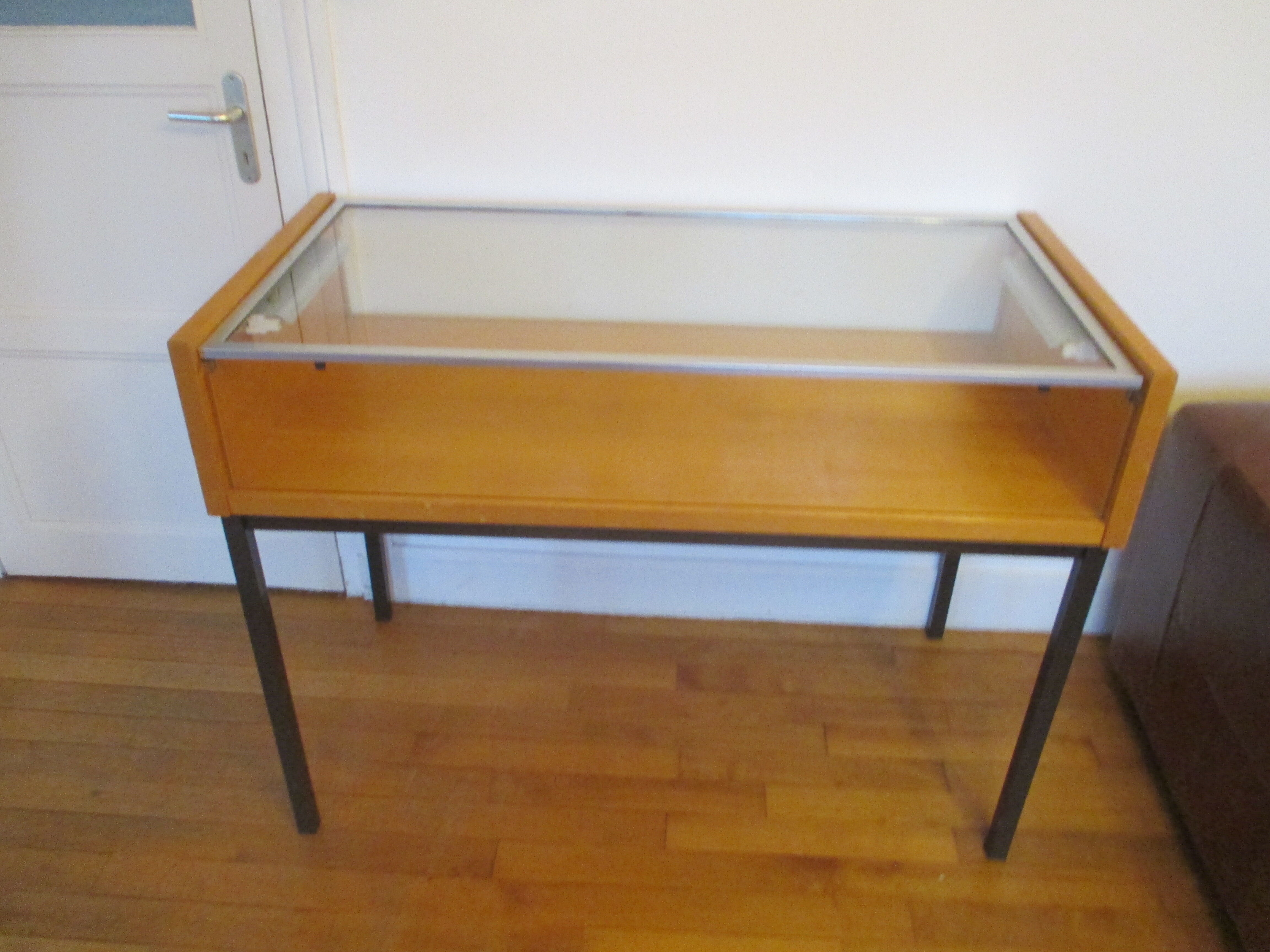 Vintage console showcase furniture