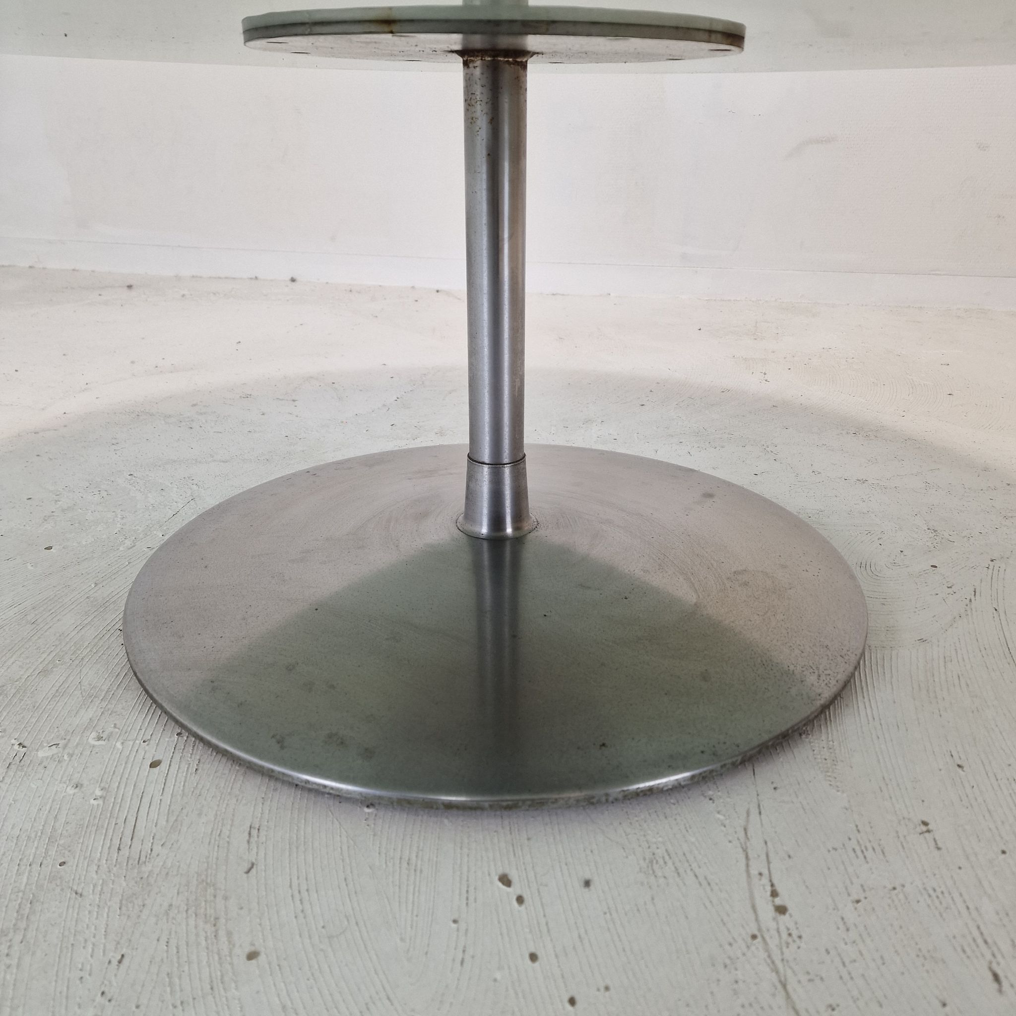 Circle coffee table by Pierre Paulin for Artifort 1960's