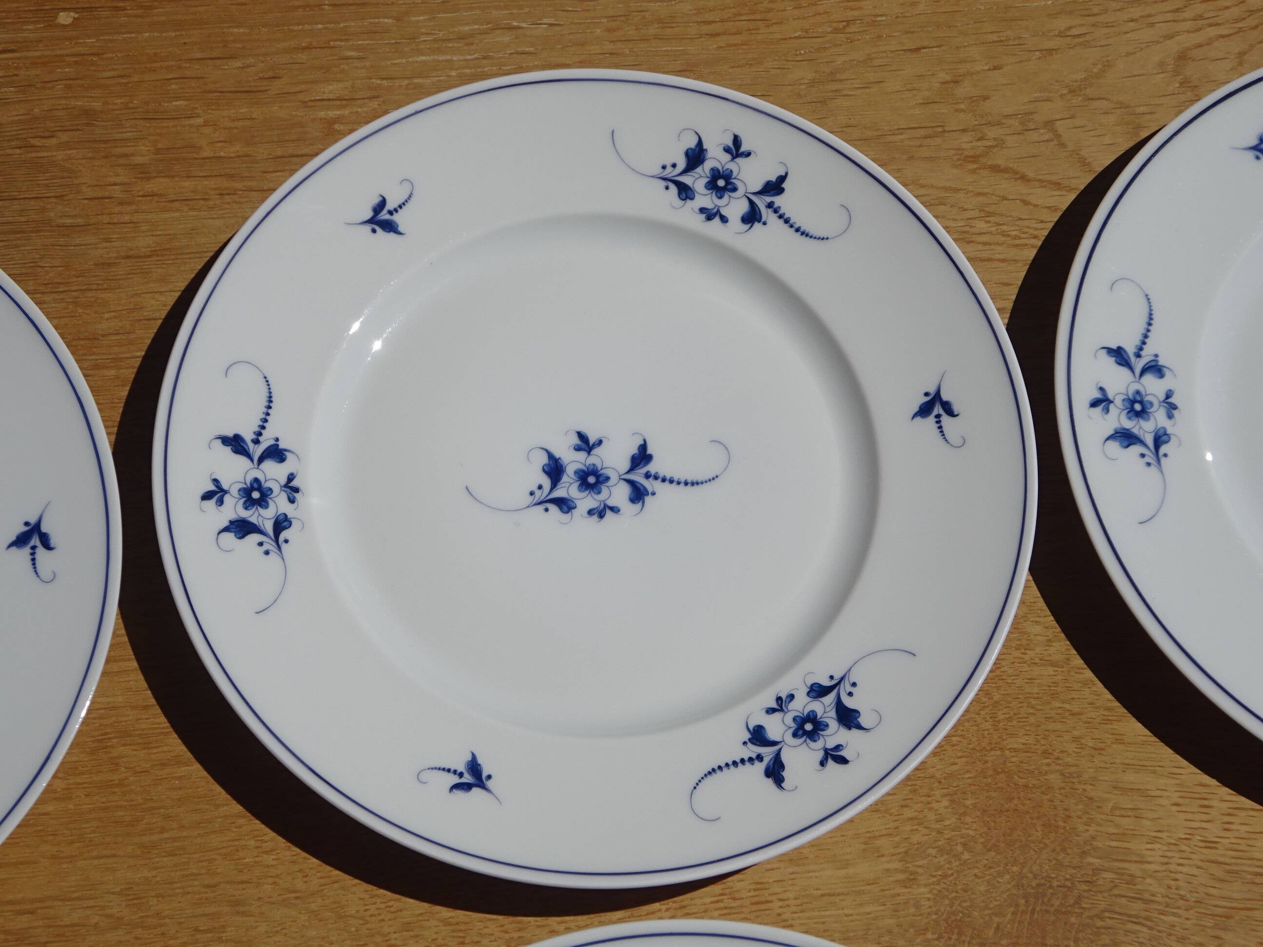 Dessert service, 13 pieces in Limoges porcelain, Bernardaud