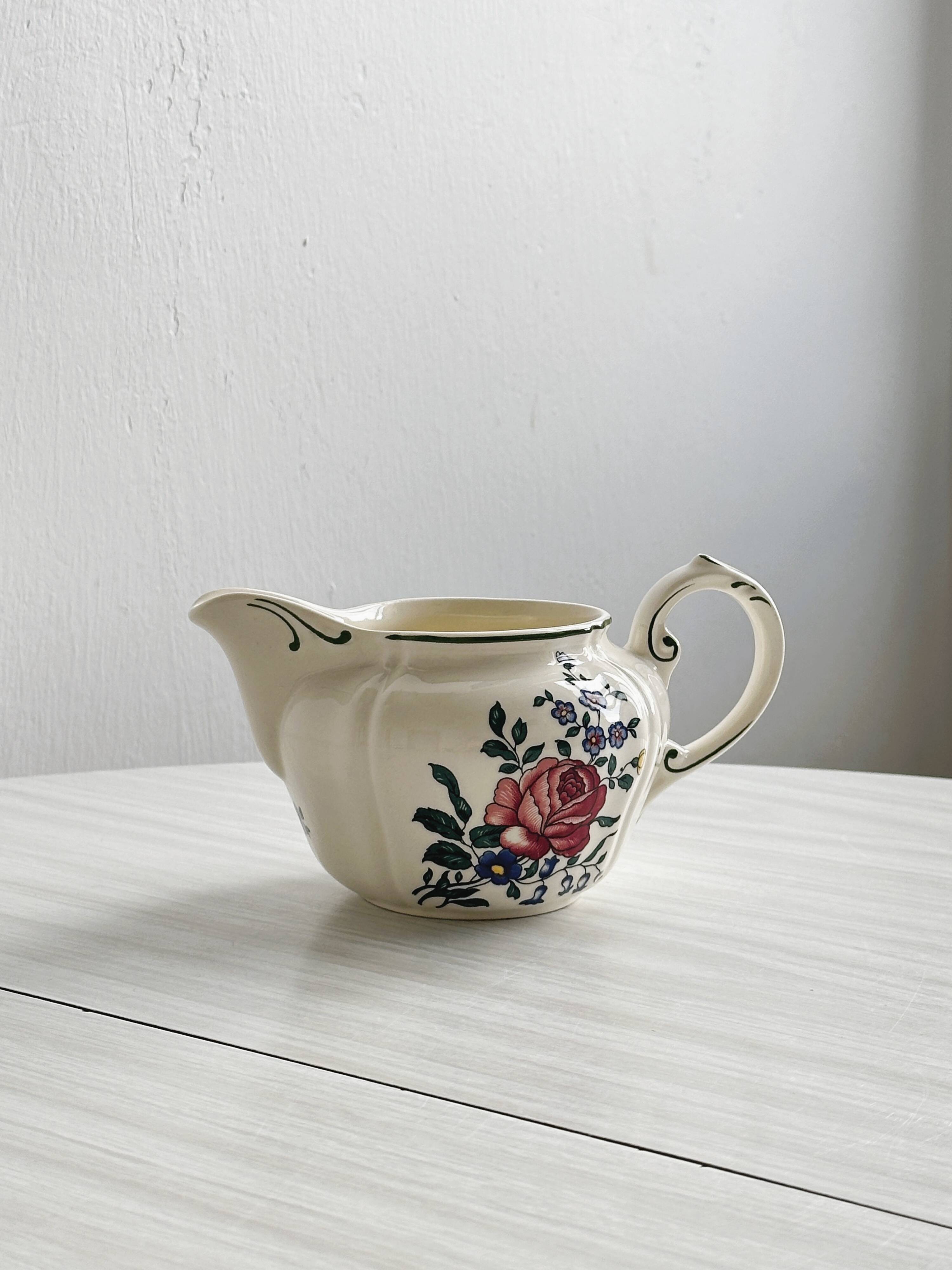 Villeroy & Boch Alt Strasbourg milk jug - gravy boat.