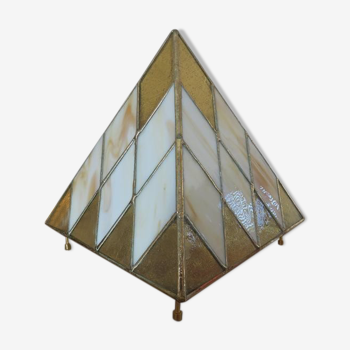 Lampe " pyramide " en nacre verre et laiton années 70