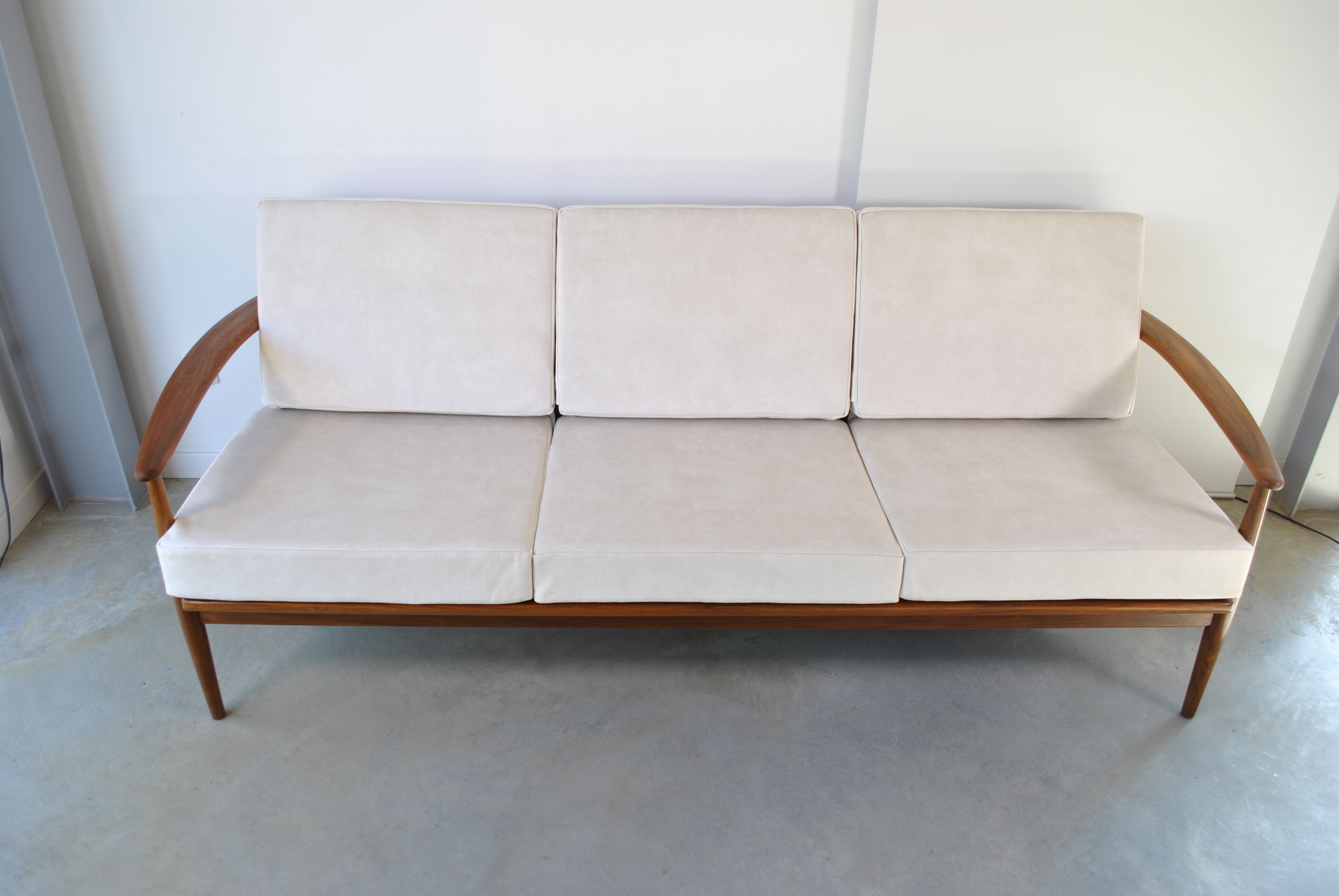Danish scandinavian sofa distributed to Roche Bobois 1960