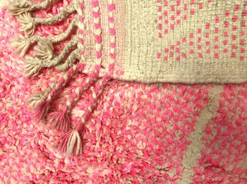 Tapis marocain en laine rose