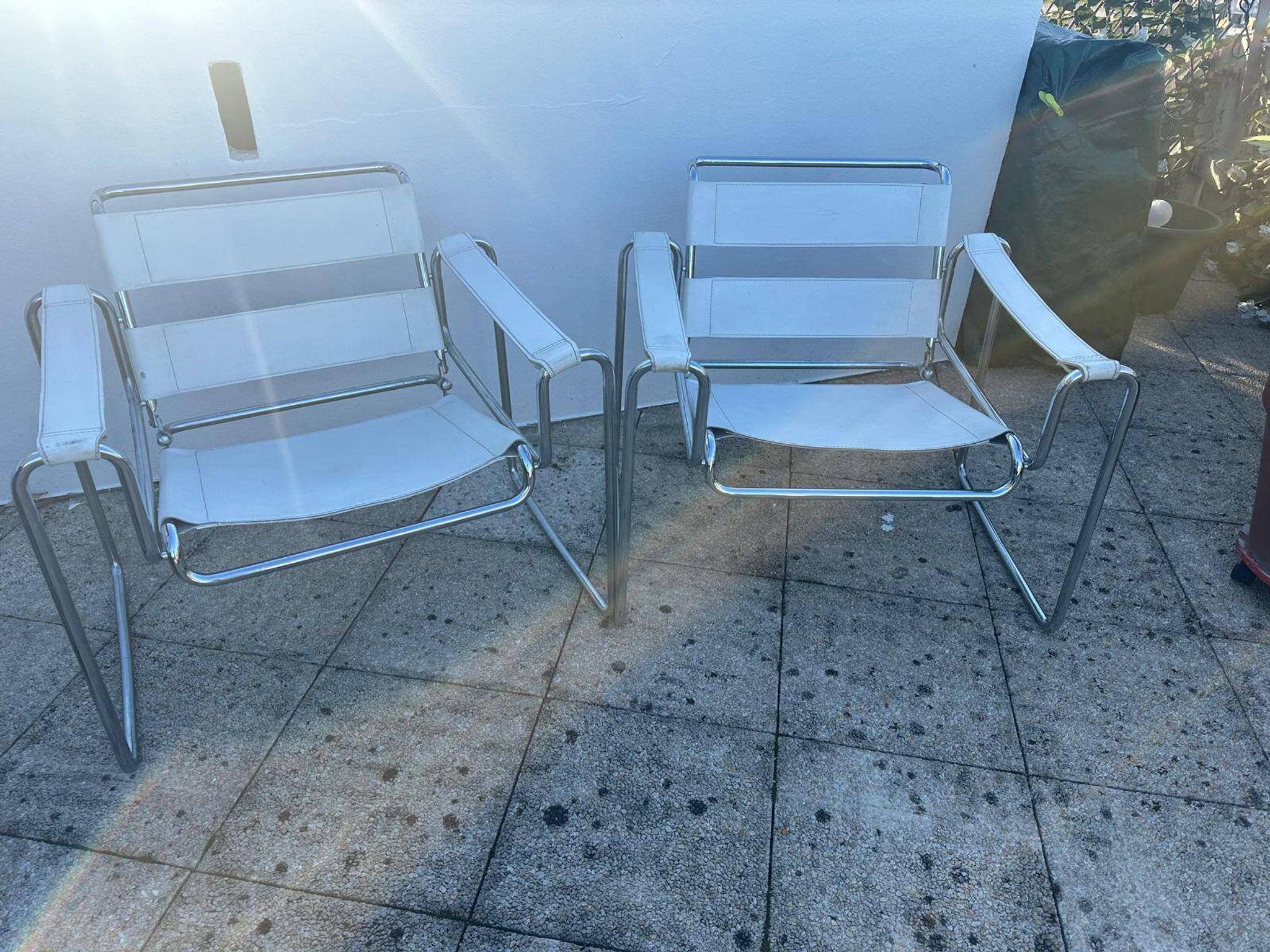 Paire de fauteuils style Marcel Breuer