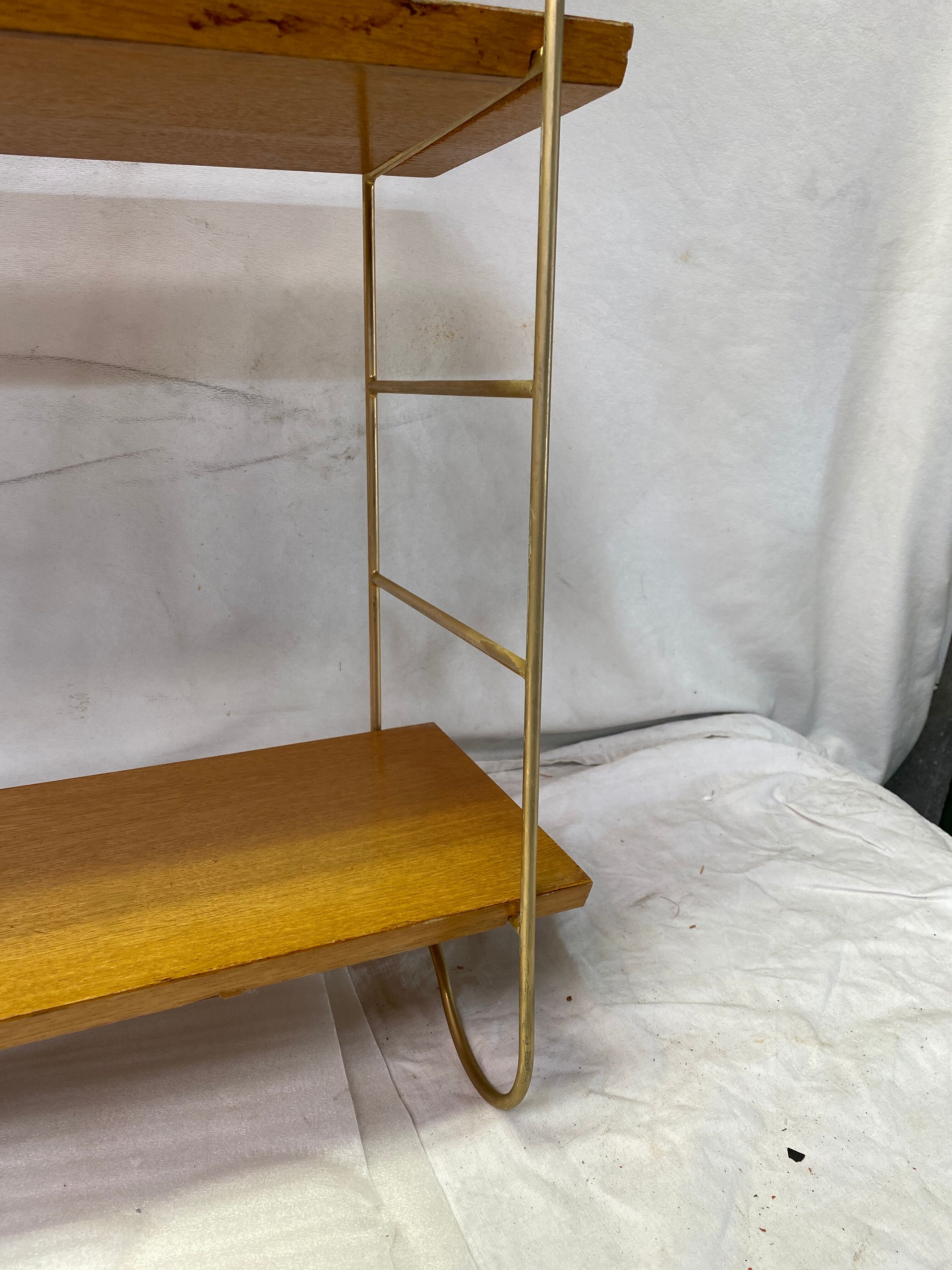 3-level gold thong floor