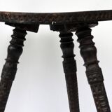Tabouret de traite russe en bois noirci sculpté, fin du XIXe siècle