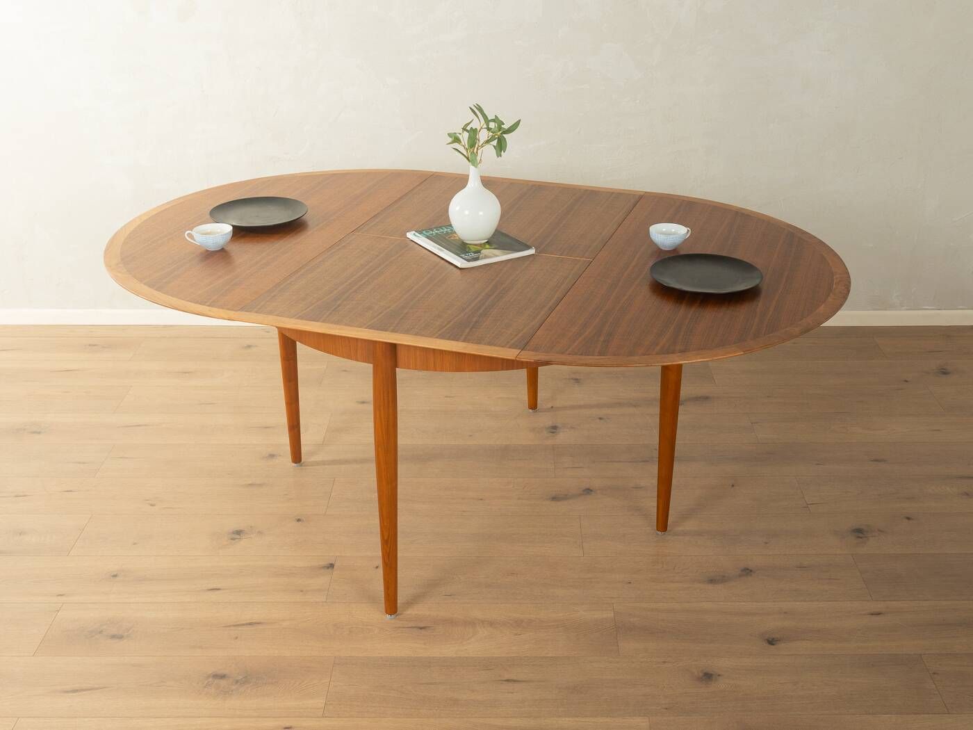 Round butterfly dining table by Lübke, 1960s, teak