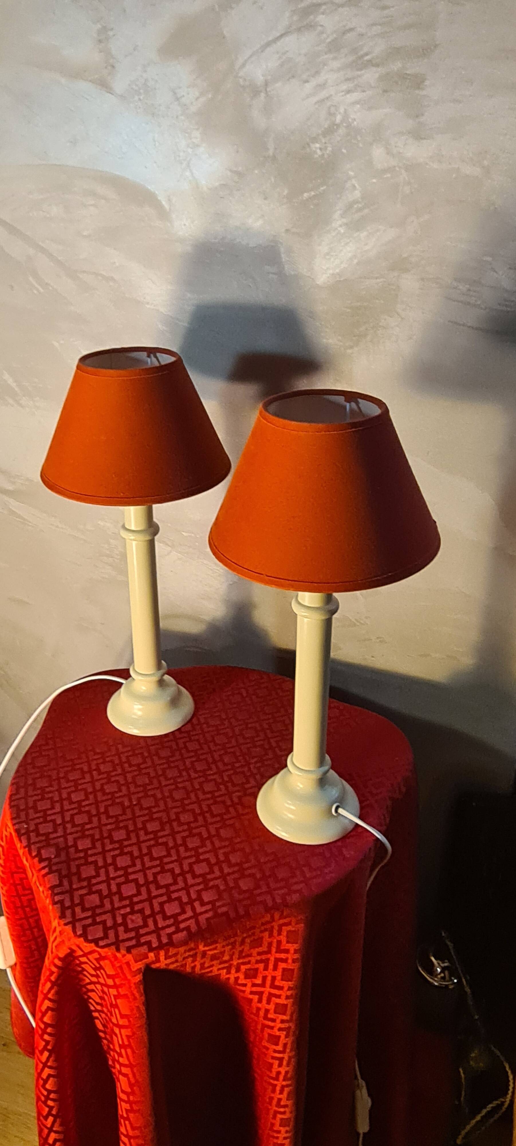 Pair of off-white lacquered wooden lamps 42x20
