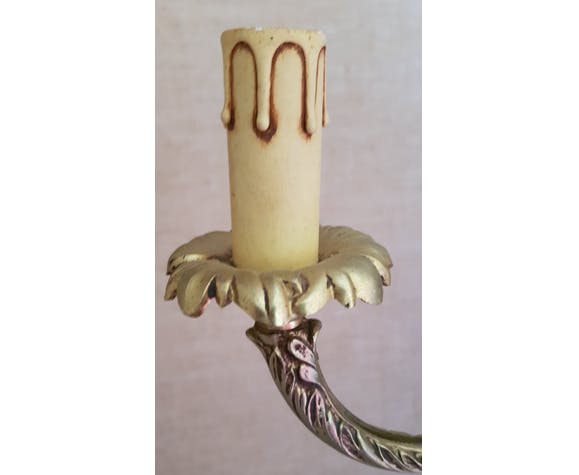 Golden bronze lamppost