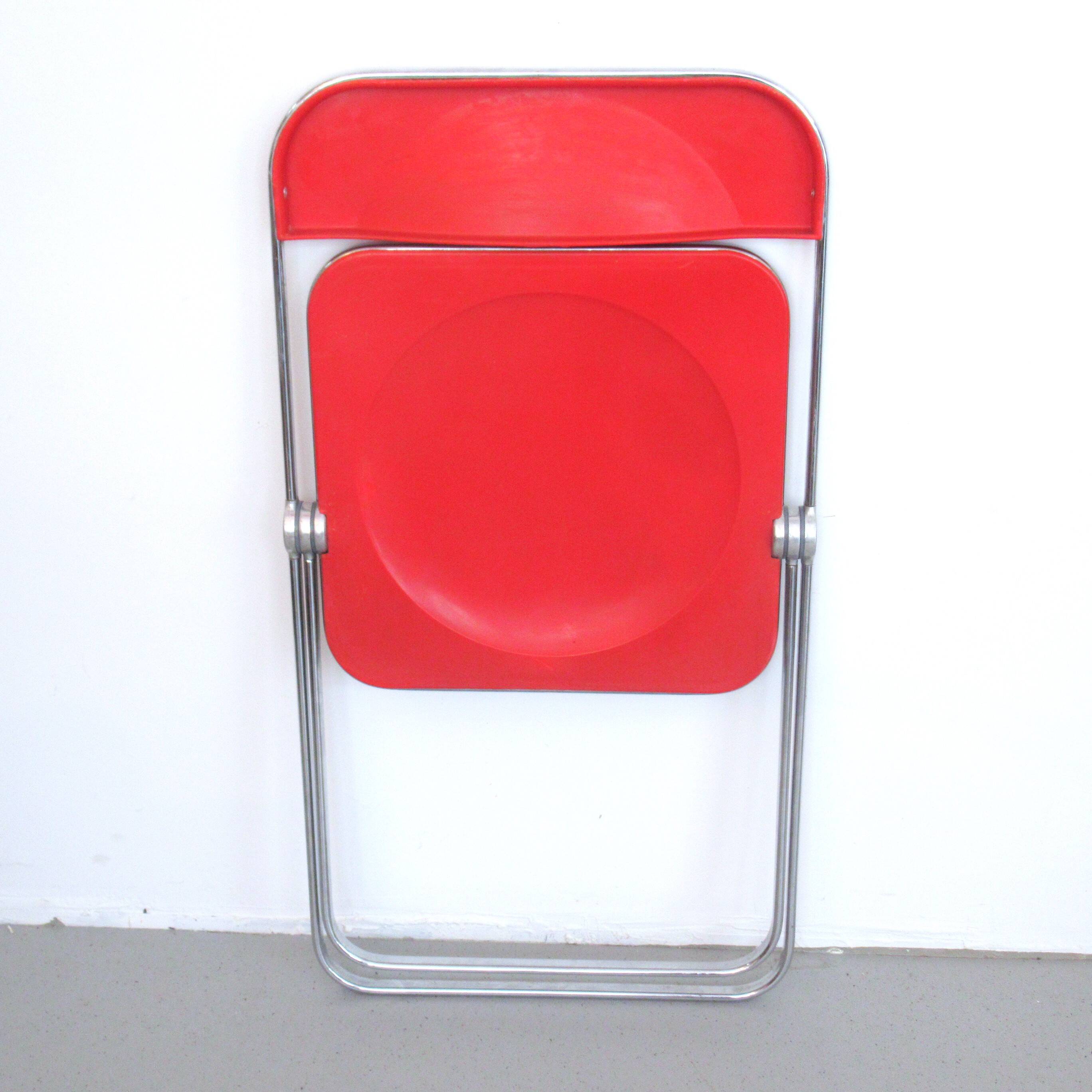 Chaise Plia rouge Giancarlo Piretti Anonima Castelli