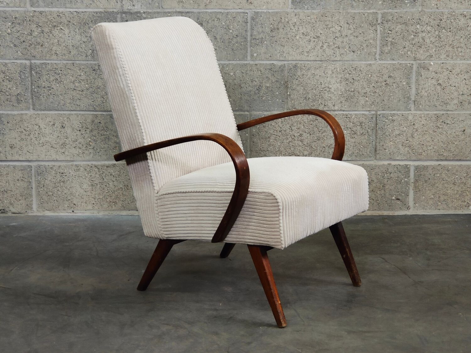 Fauteuil restauré par Jaroslav Smidek 6952 pour Ton