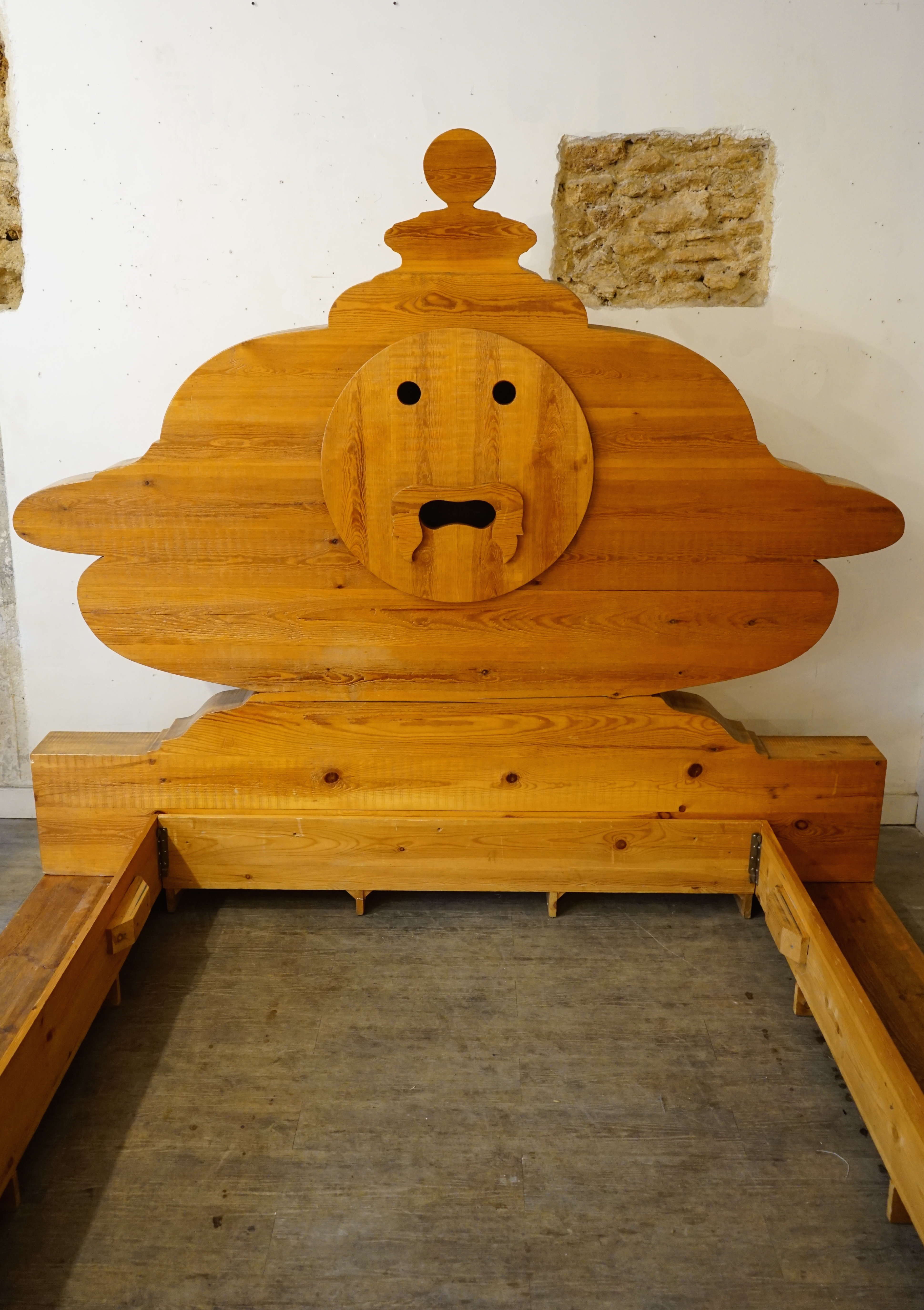 Bed frame of Mario Ceroli «Bocca della Verità»