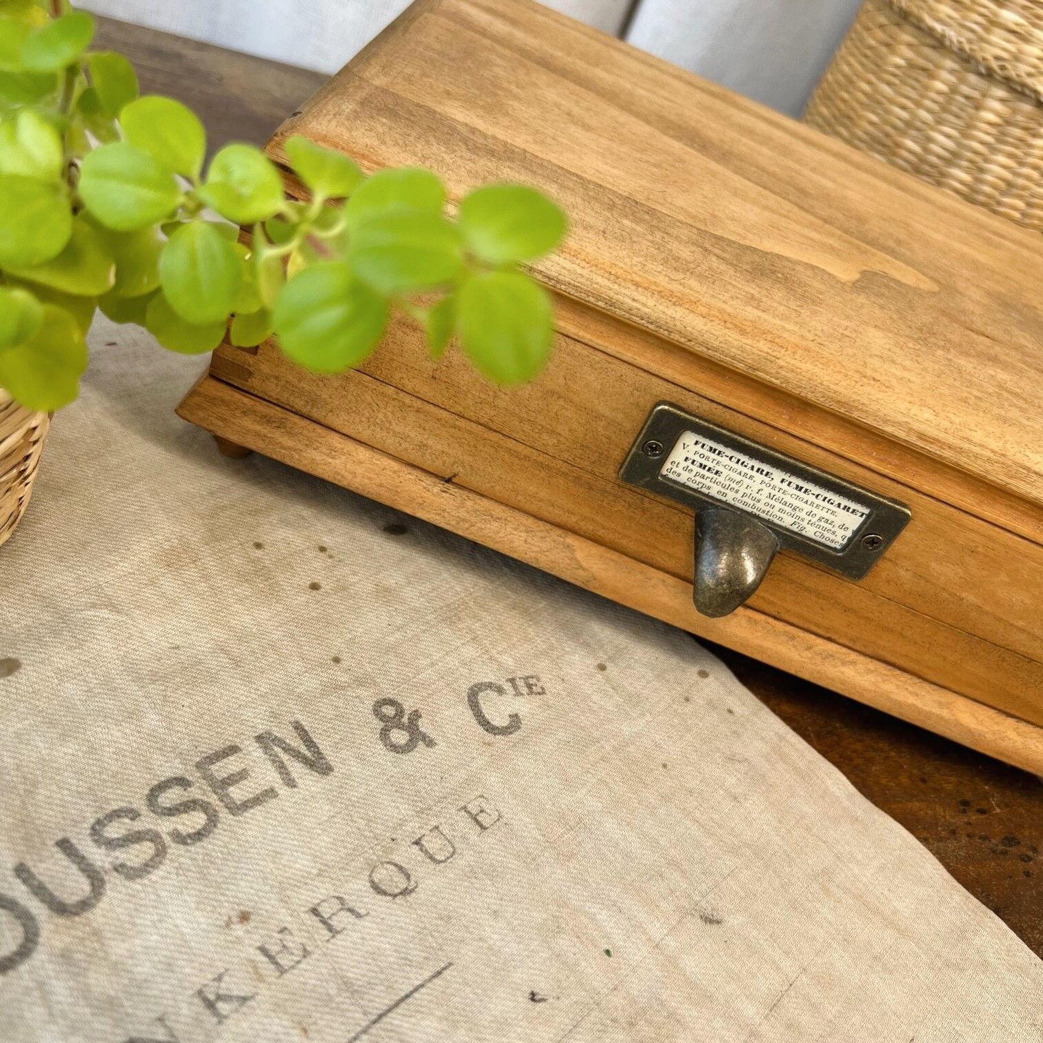 Art deco cigarette dispenser box