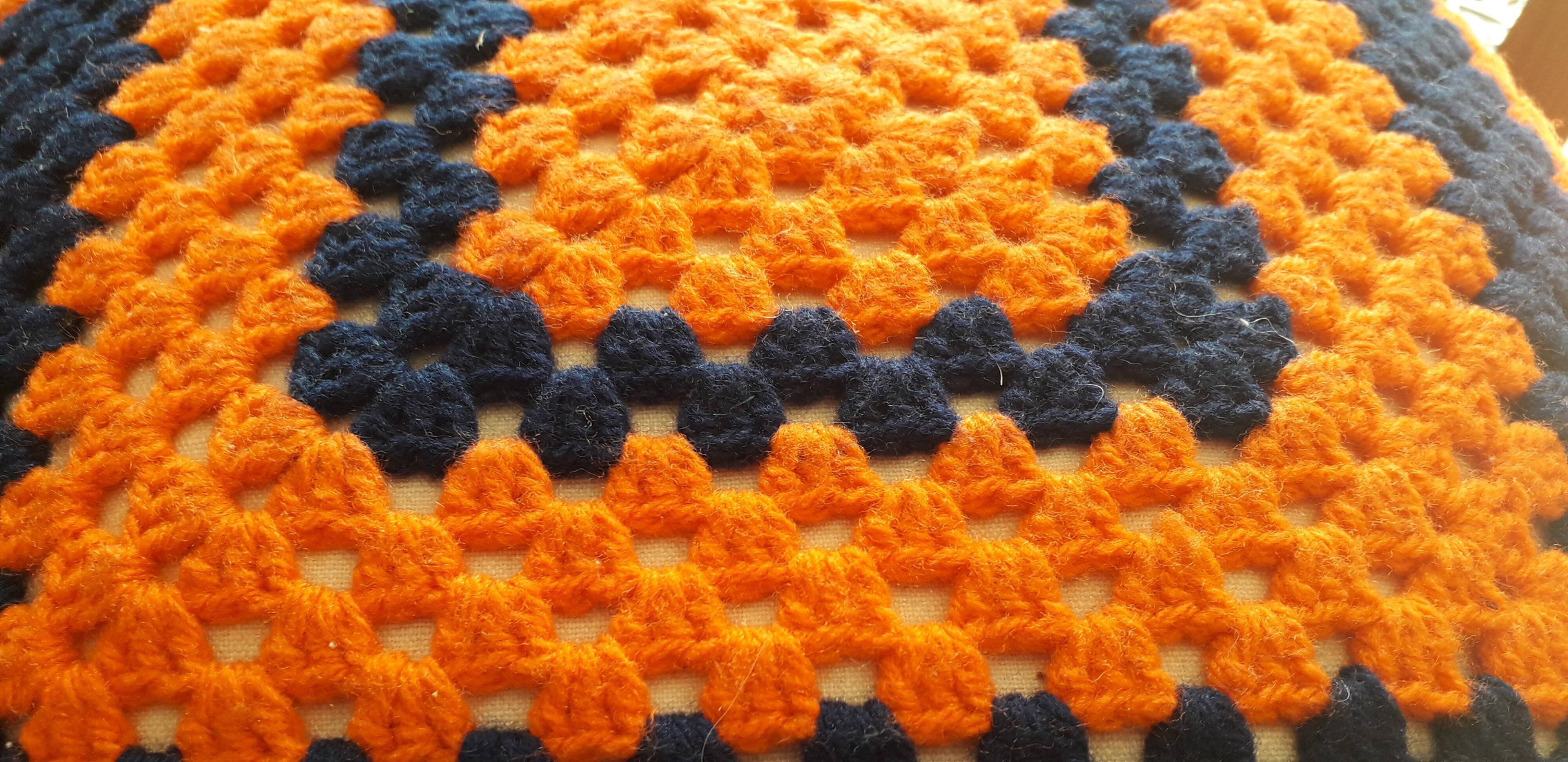 Lot 2 70's vintage cushions