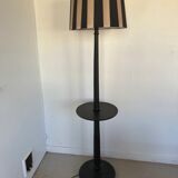 Lampadaire vintage en bois patiné noir et abat-jour rayé