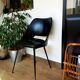 Chaise tonneau en skaï