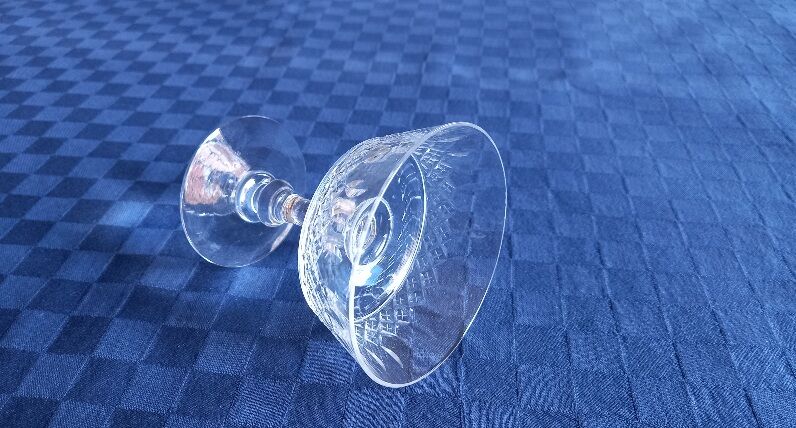 Set of 7 old champagne glasses in cut crystal
