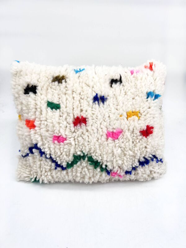 Housse de coussin berbère marocain Azilal à motifs colorés 55x40cm