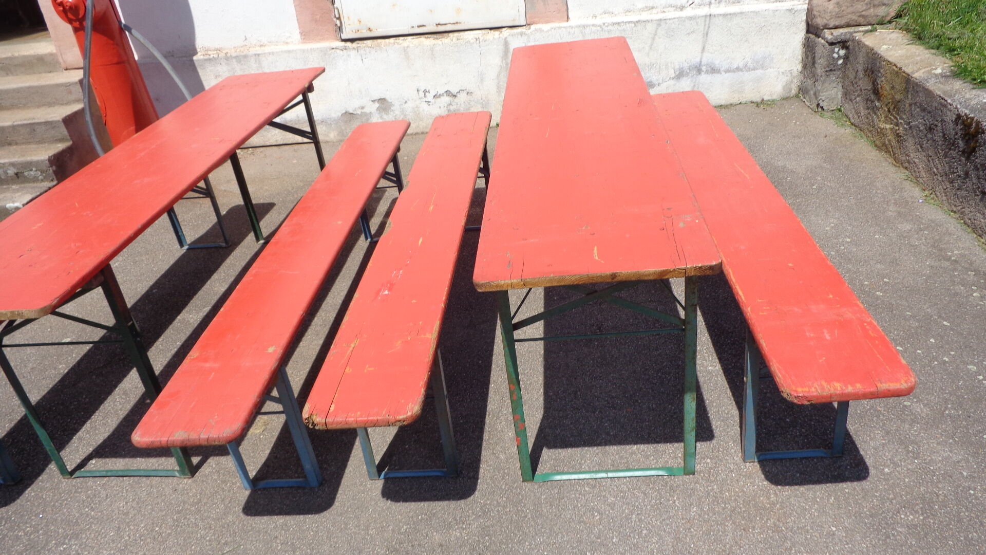 Set de 2 ensembles de tables de brasserie/bancs