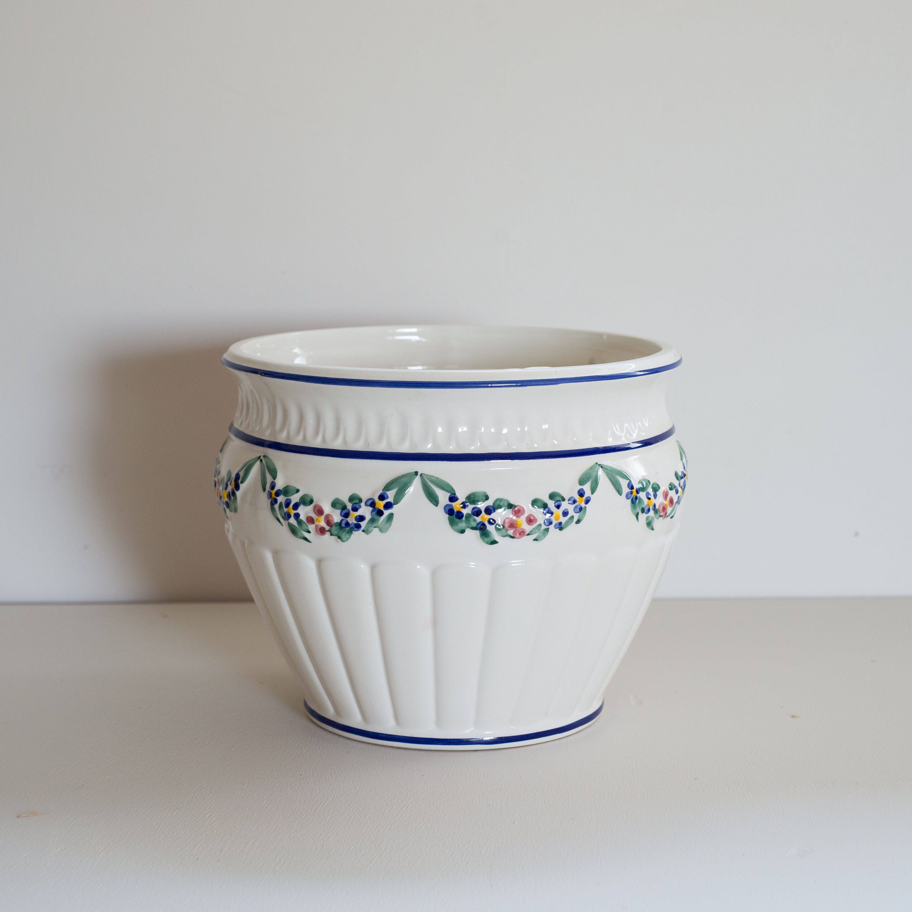 Pot paint cover by hand