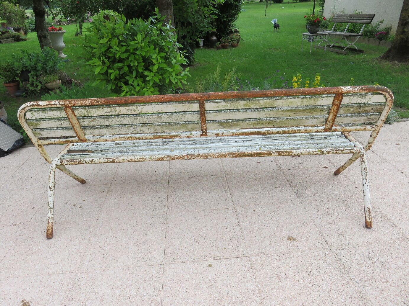 Folding garden bench