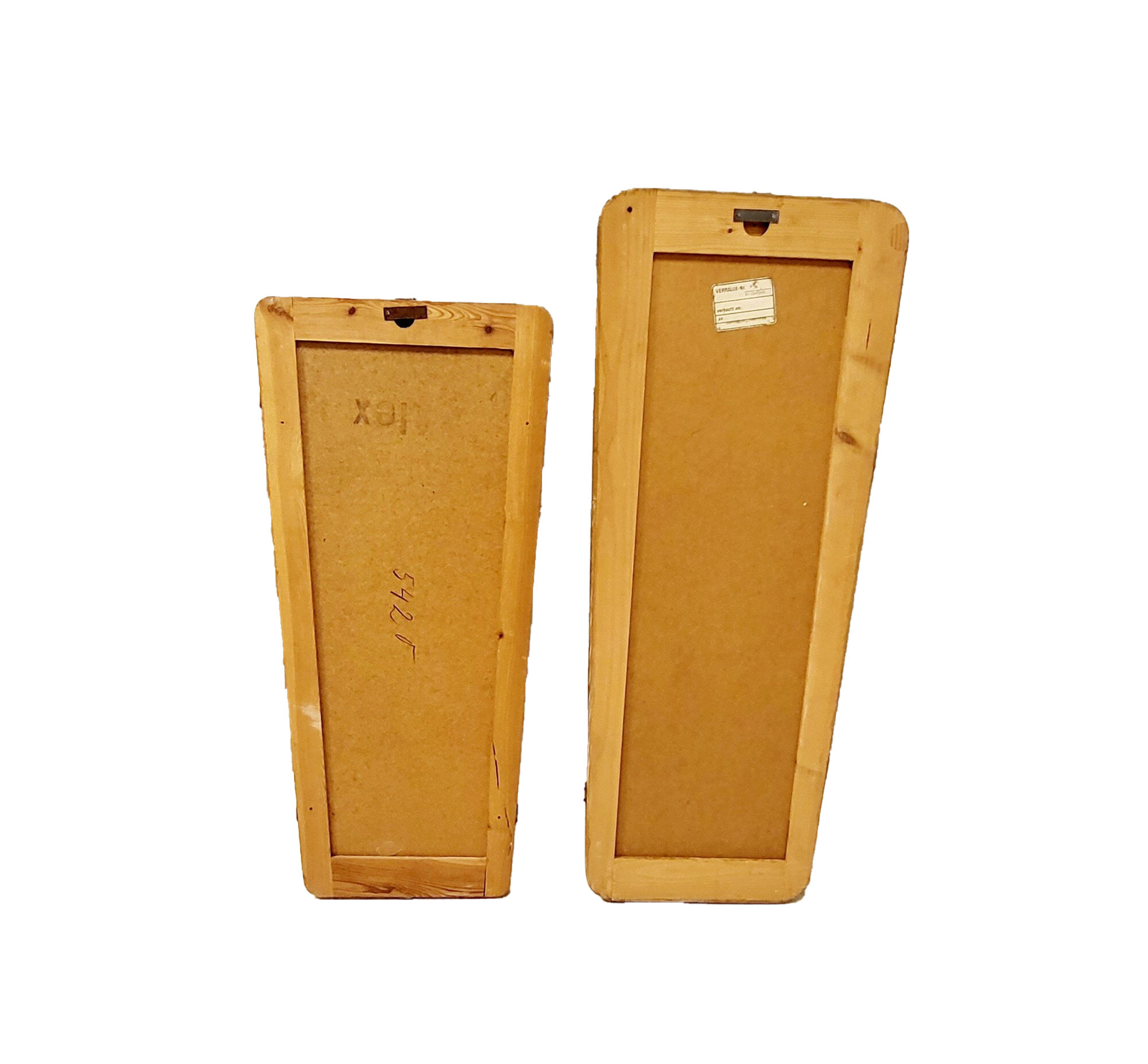 2 trapezoid-shaped mirrors