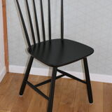 Black Scandinavian chair