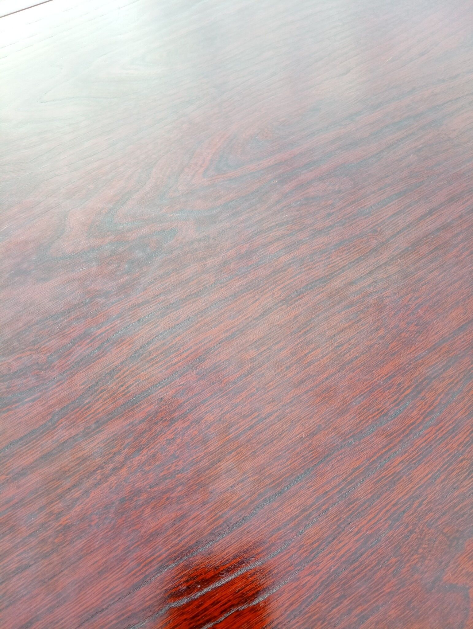 Baumann style table with system