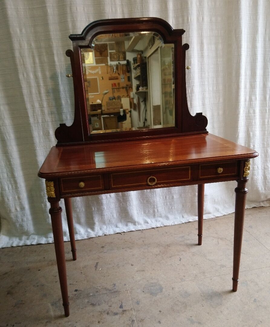 Old mahogany dressing table