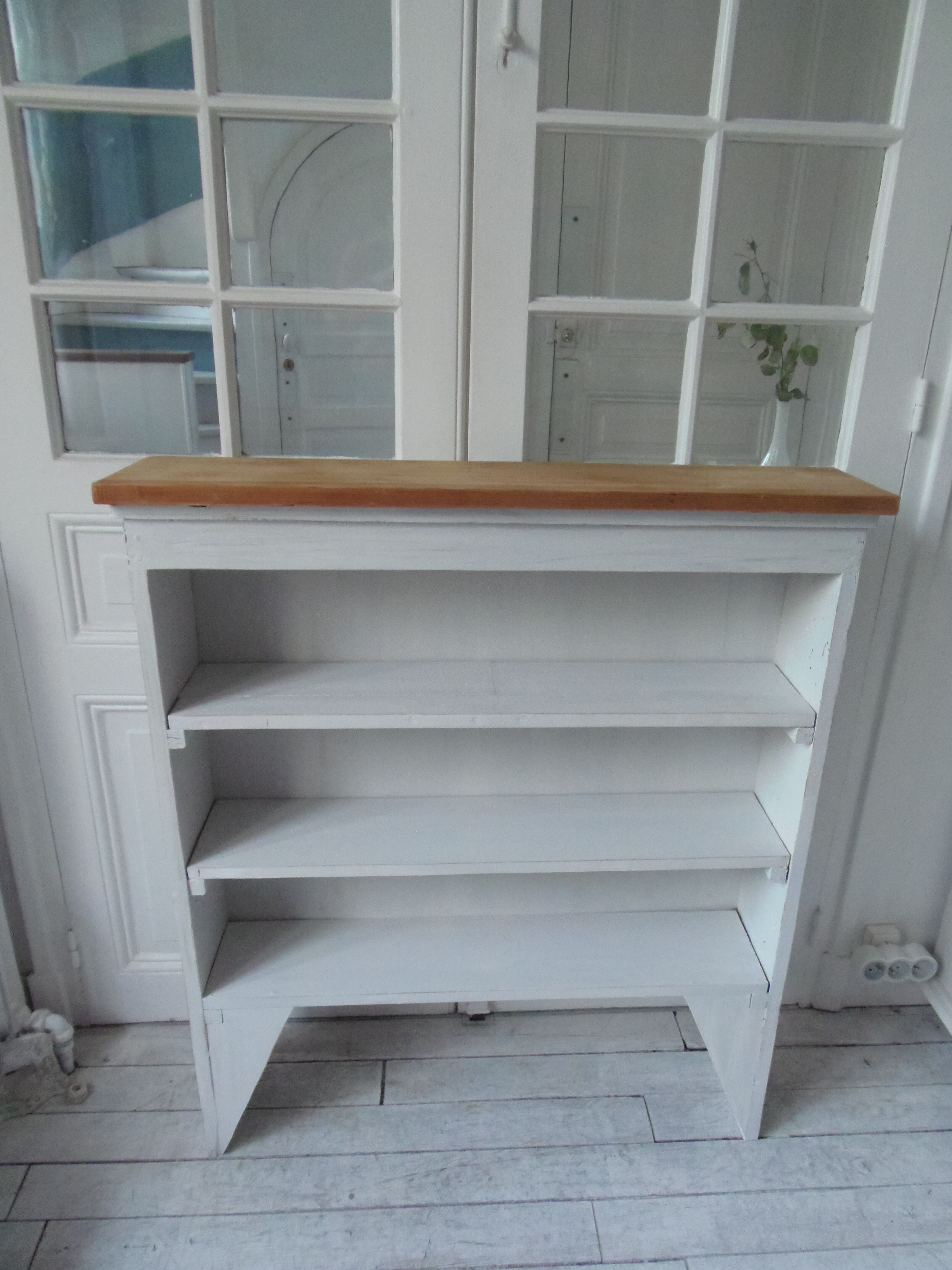 Bibliothèque vintage patinée gris perle