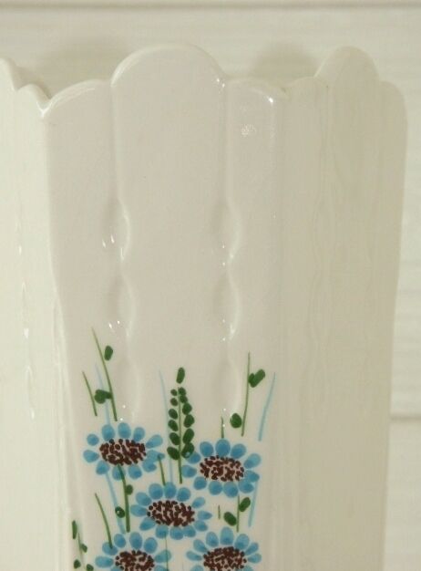 Six-panel vase floral pattern