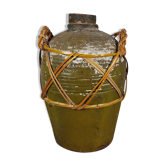 Clay and rattan jar from the 19th century.
